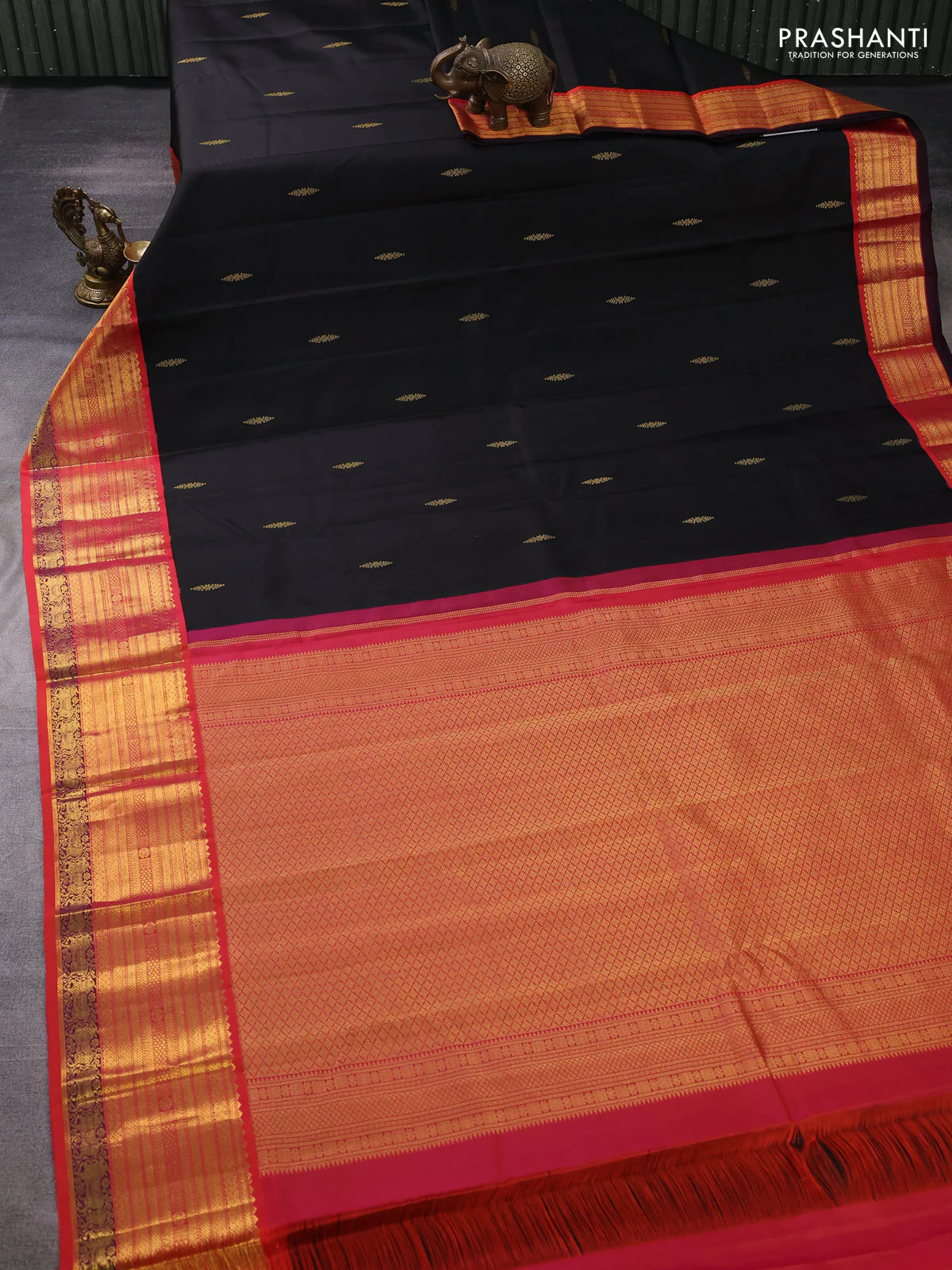 Pure kanchipuram silk saree black with zari woven buttas and ganga jamuna border - Image 2