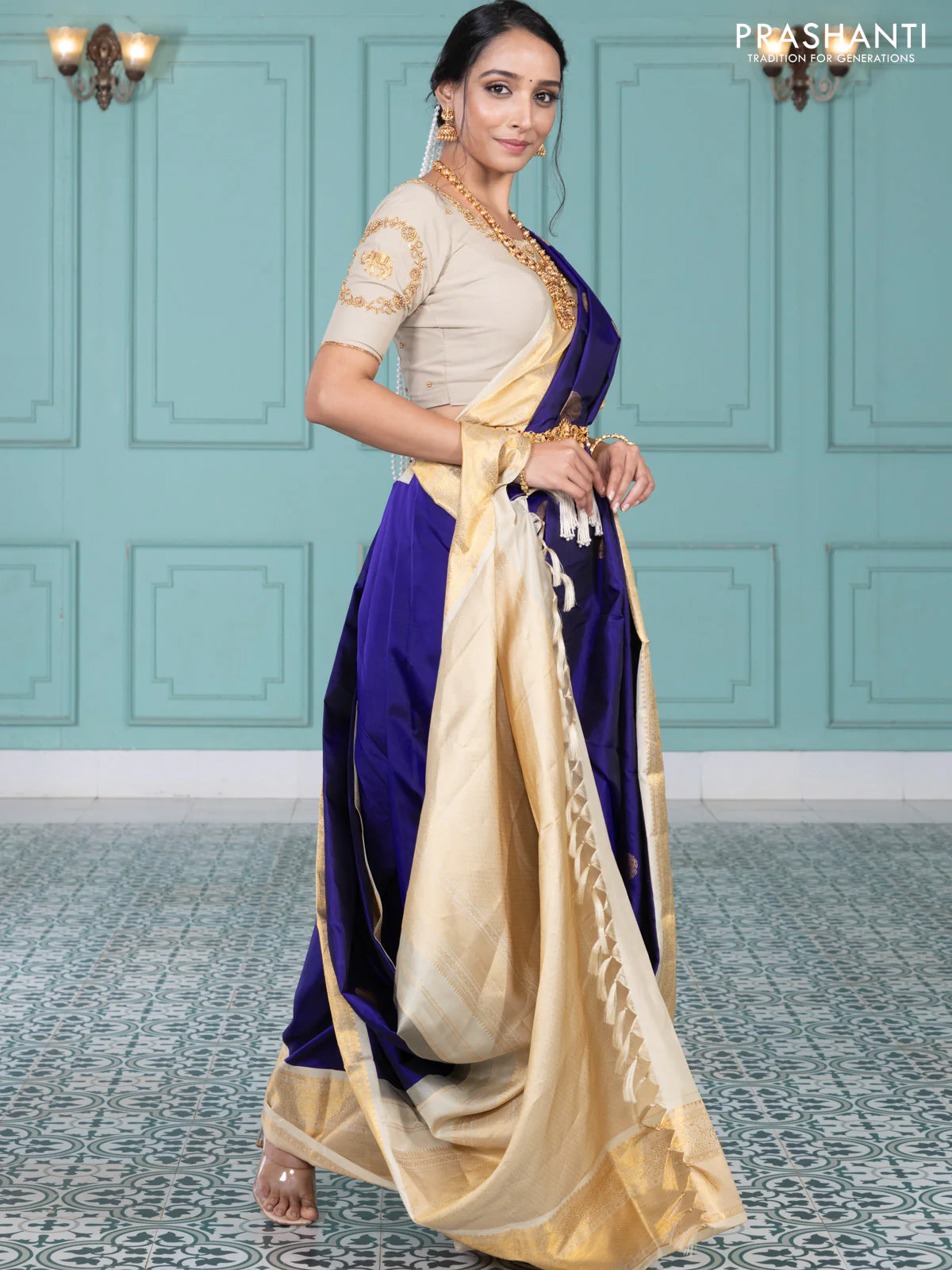 Pure kanchipuram silk saree blue and cream with elephnant zari woven buttas and rich zari woven korvai border - Image 4