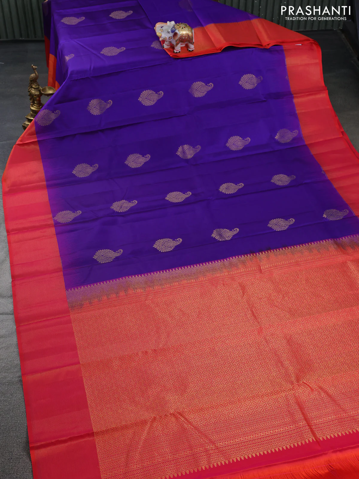 Pure kanchipuram silk saree blue and dual shade of pinkish orange with zari woven buttas and zari woven border - Image 2