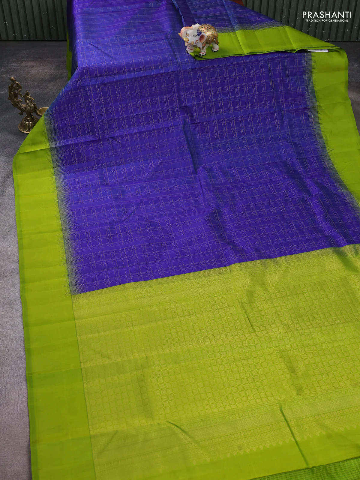 Pure kanchipuram silk saree blue and light green with allover zari checked pattern and simple border - Image 2