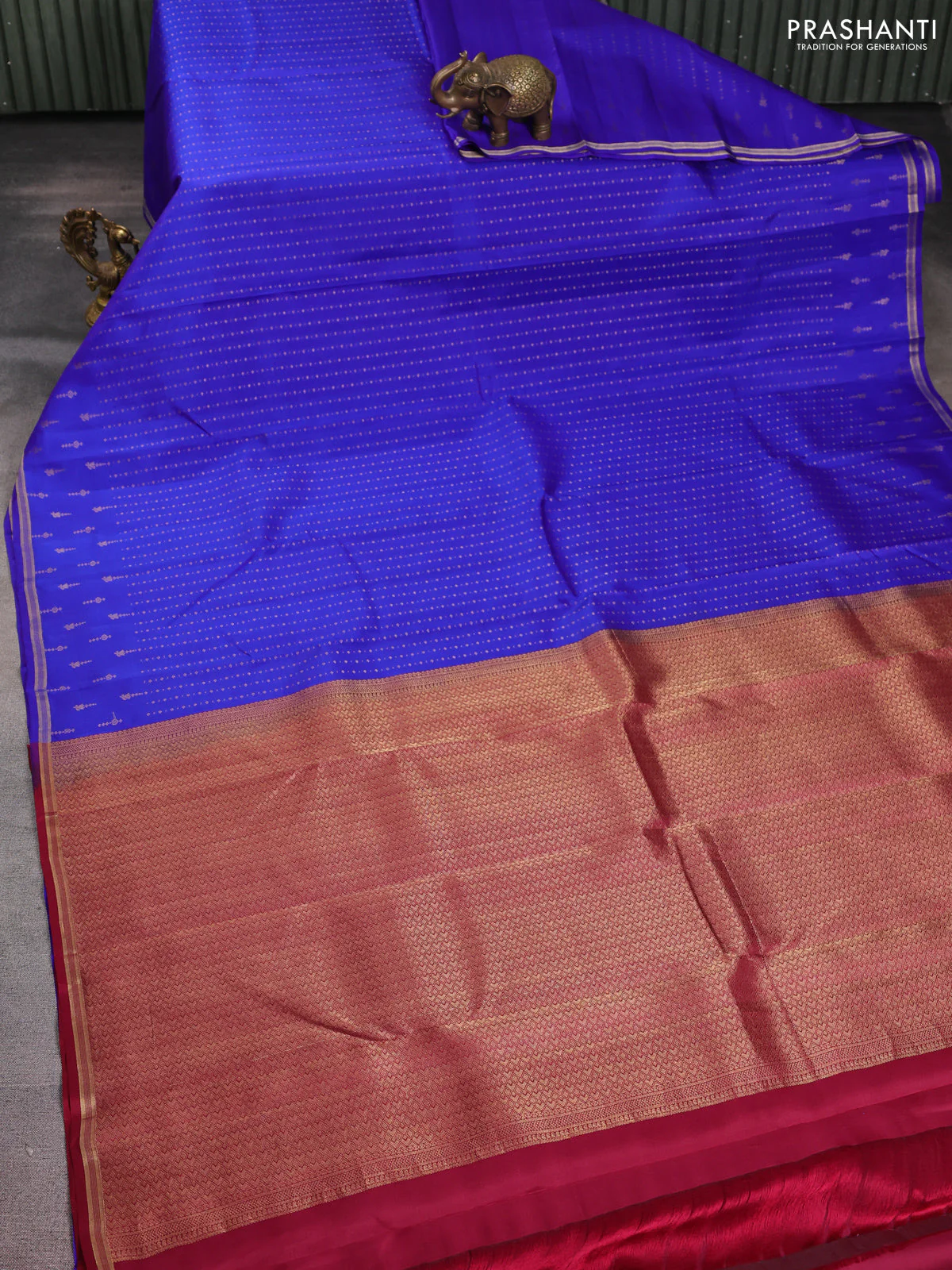 Pure kanchipuram silk saree blue and maroon with allover zari weaves and small zari woven border - Image 2
