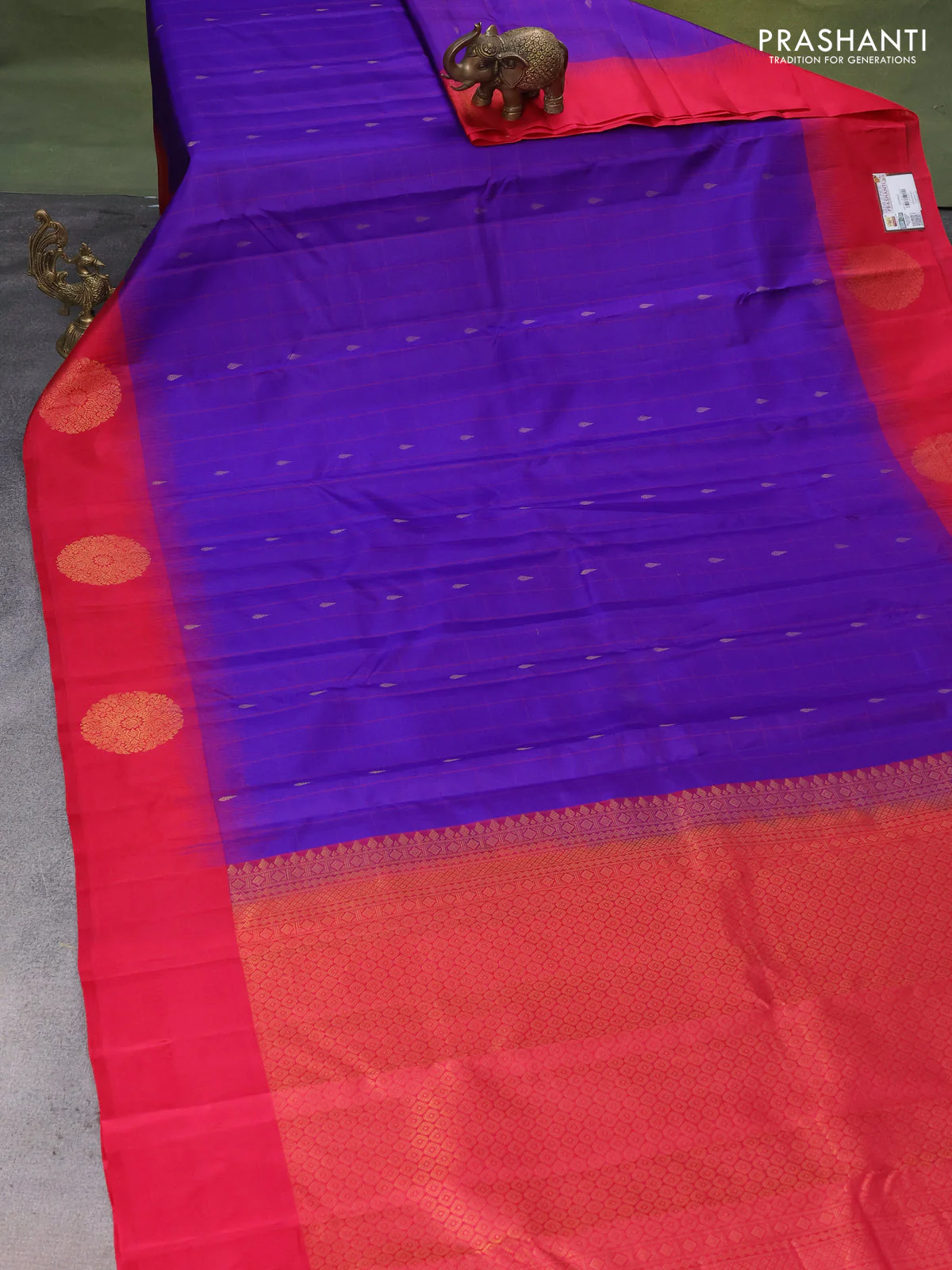 Pure Kanchipuram silk saree blue and pink with allover checked pattern & zari buttas and zari woven butta border - Image 2
