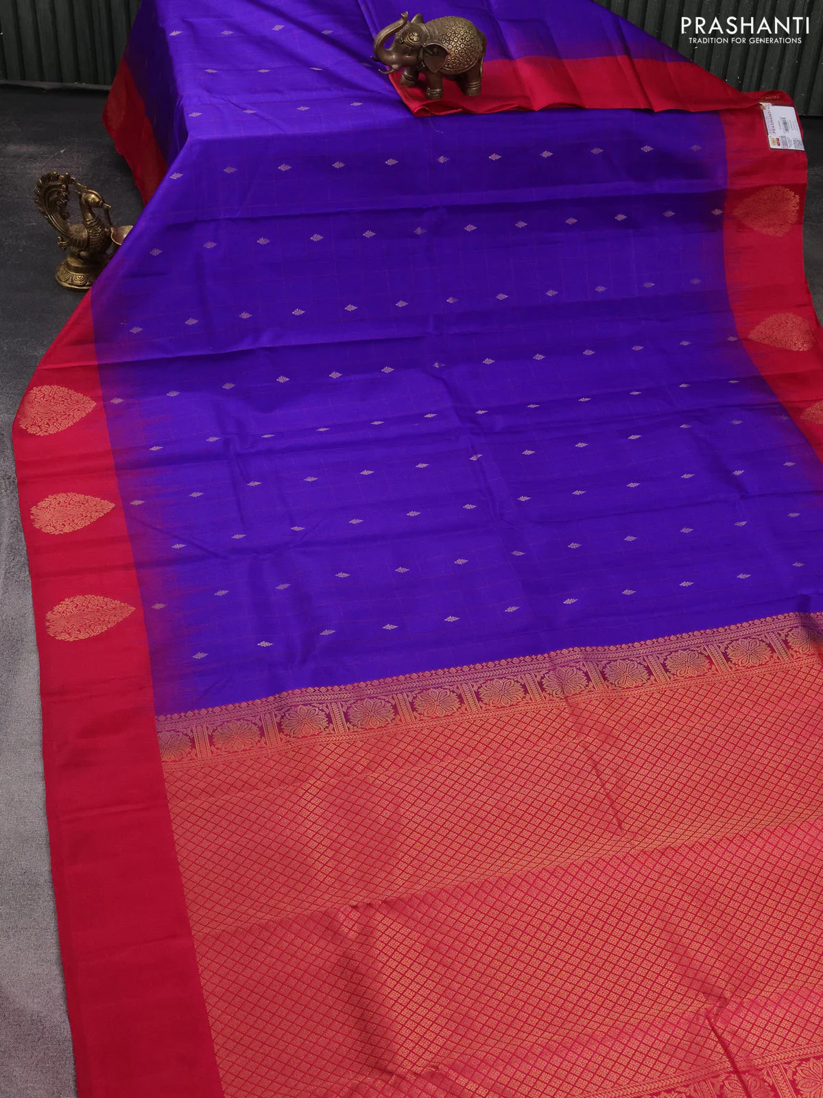 Pure kanchipuram silk saree blue and pink with allover checks & zari buttas and zari woven butta border - Image 2