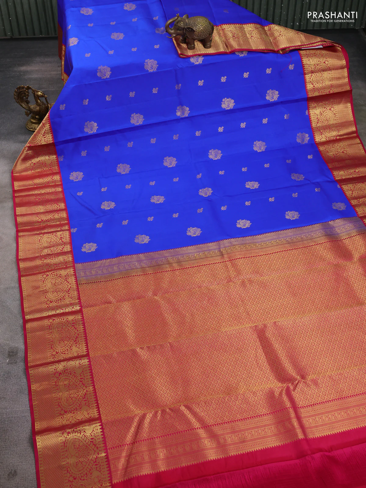 Pure kanchipuram silk saree blue and pink with zari woven buttas and rich zari woven korvai border - Image 2