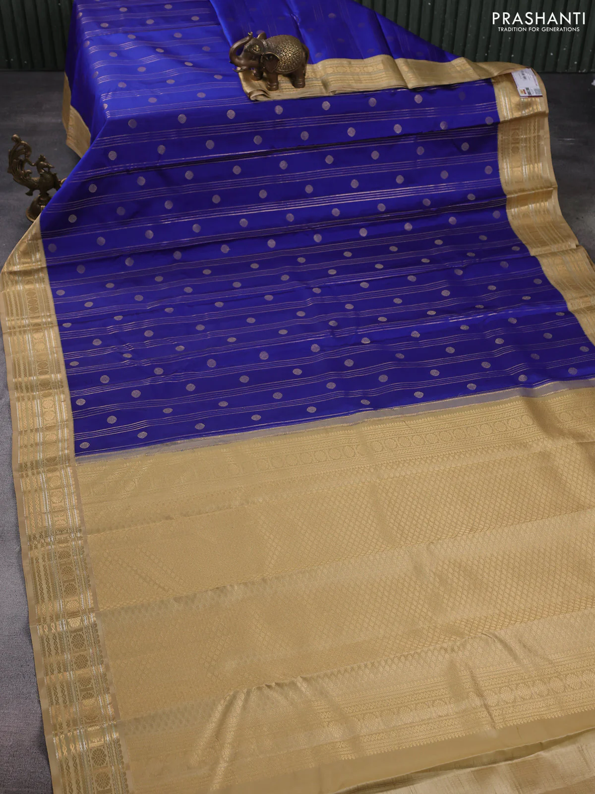 Pure kanchipuram silk saree blue and sandal with allover zari weaves & buttas and rich zari woven korvai border - Image 2