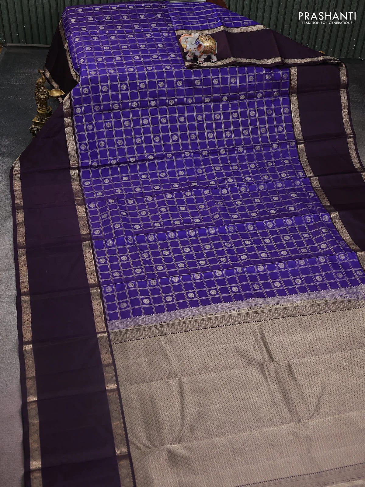 Pure kanchipuram silk saree blue and wine shade with allover zari checks & buttas and long rettapet zari woven border - Image 2