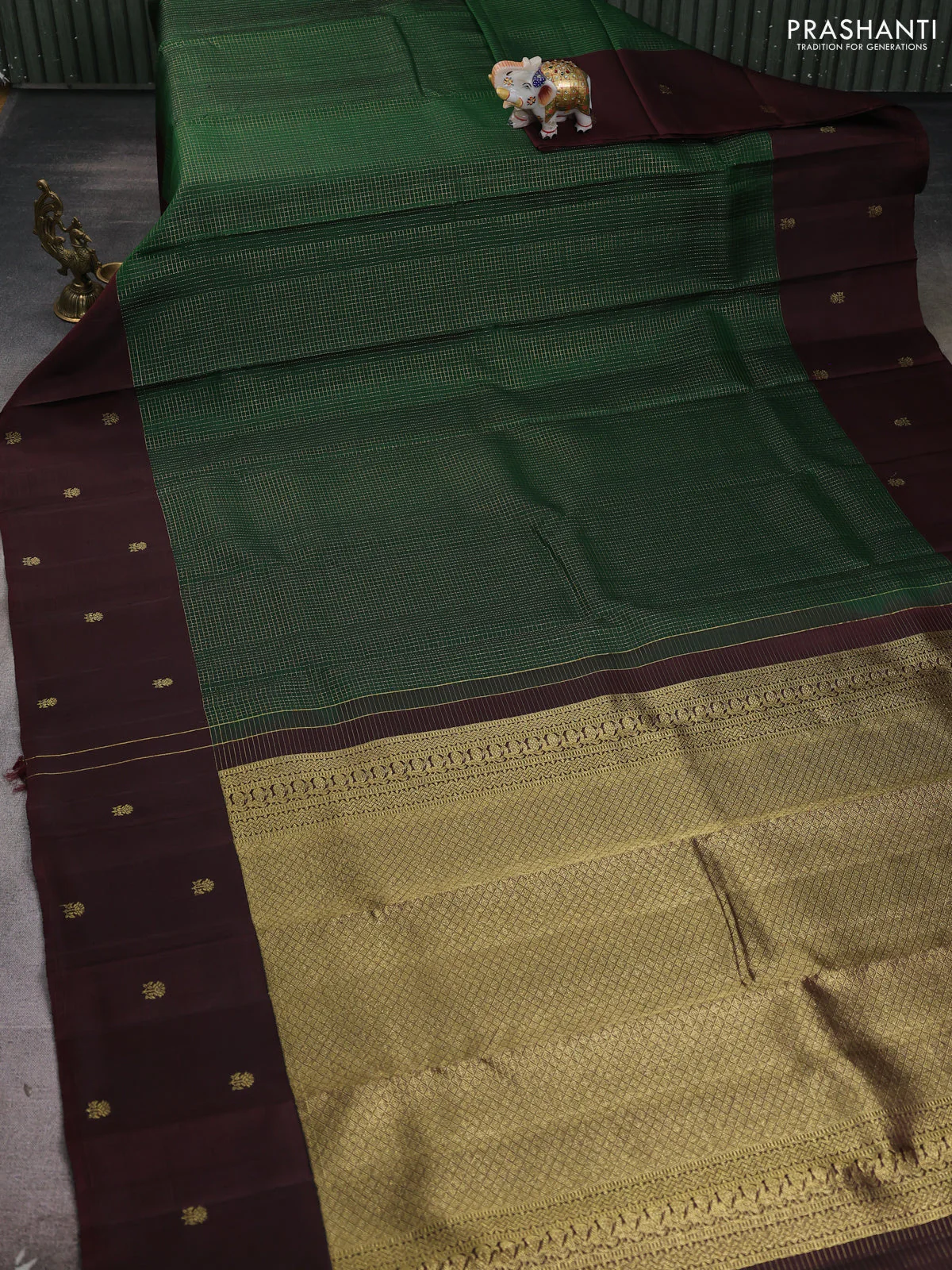 Pure kanchipuram silk saree bottle green and coffee brown with allover small zari checked pattern and zari woven butta border - Image 2