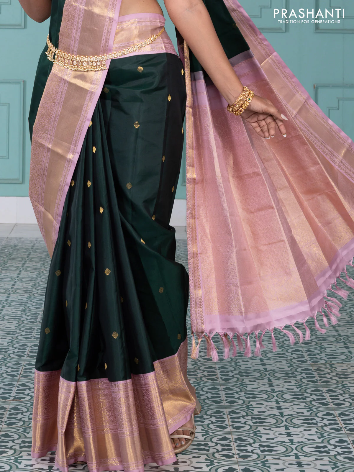 Pure kanchipuram silk saree bottle green and pastel pink with zari woven buttas and long rich zari wover korvai border - Image 5