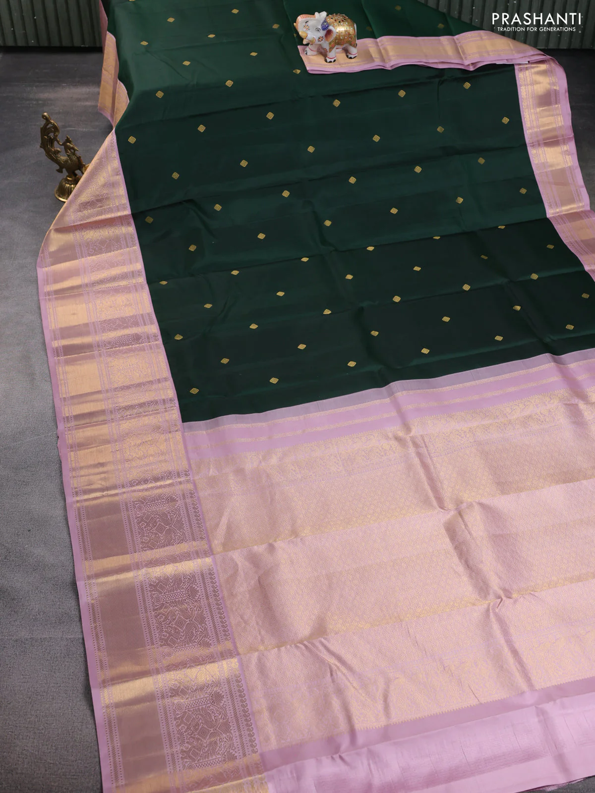 Pure kanchipuram silk saree bottle green and pastel pink with zari woven buttas and long rich zari wover korvai border - Image 7