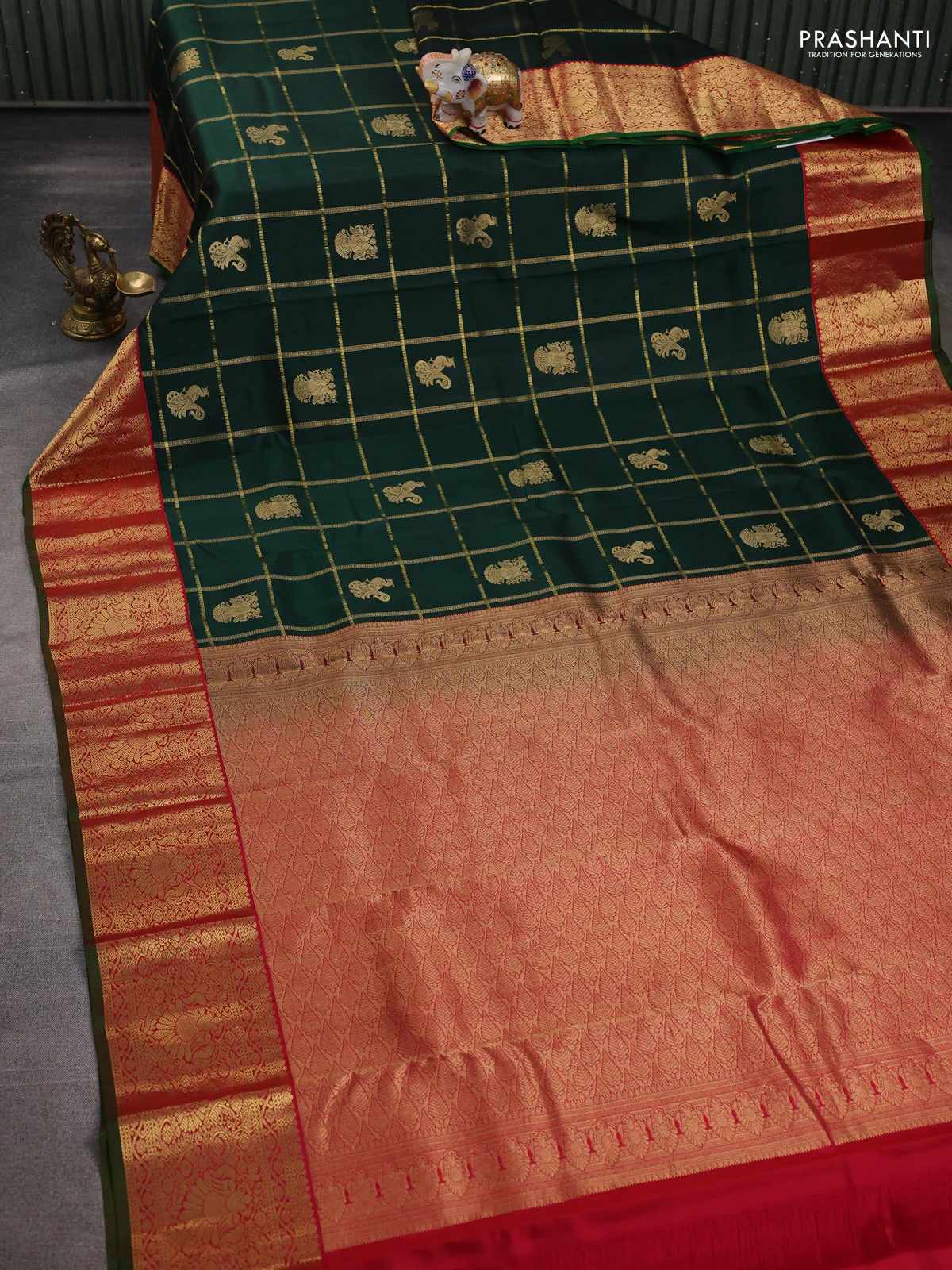 Pure kanchipuram silk saree bottle green and pink with allover zari checks & buttas and rich zari woven korvai border - Image 2