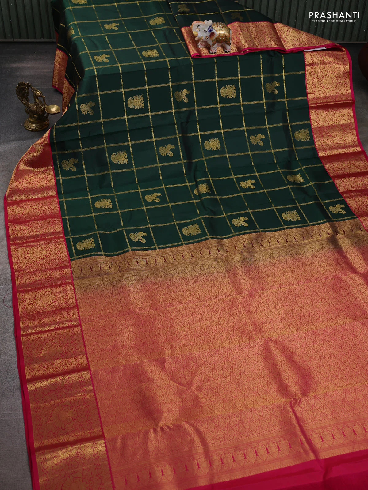 Pure kanchipuram silk saree bottle green and pink with allover zari checks & buttas and rich zari woven korvai border - Image 2