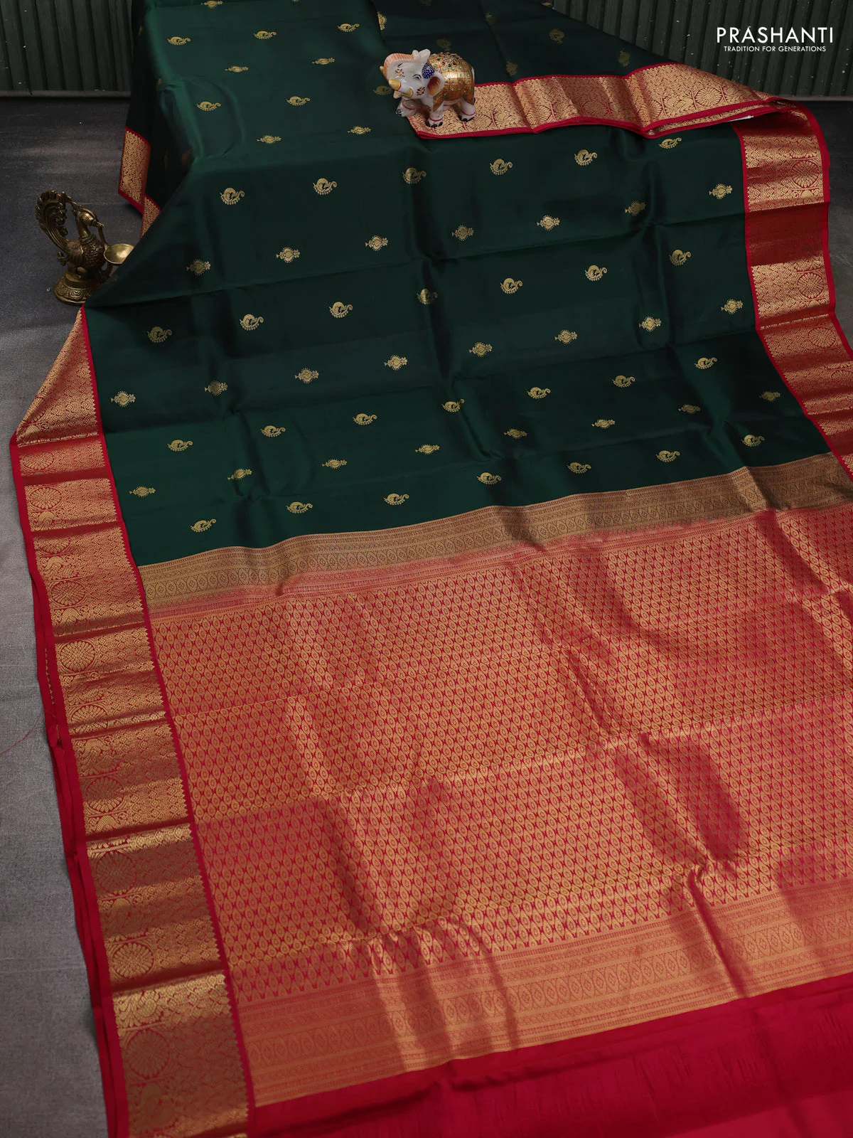 Pure kanchipuram silk saree bottle green and pink with zari woven buttas and rich zari woven korvai border - Image 2