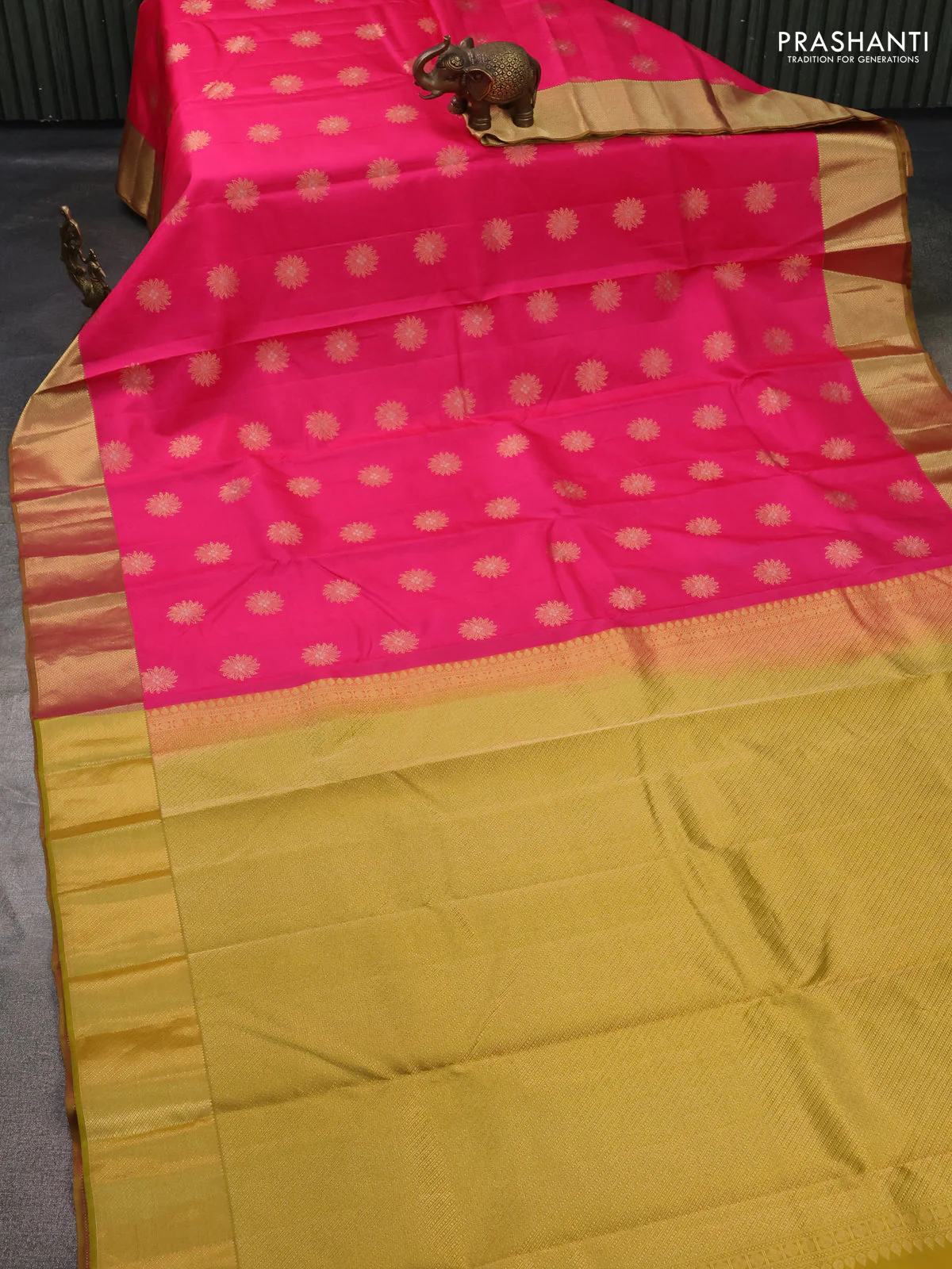 Pure kanchipuram silk saree candy pink and mehendi green with zari woven floral buttas and zari woven border - Image 2