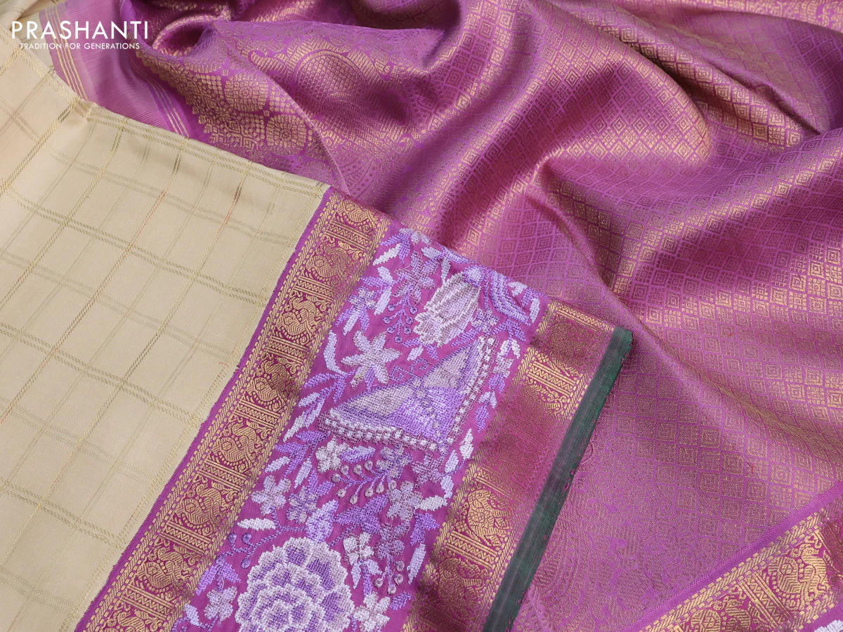Pure kanchipuram silk saree cream and lavender shade with allover zari checked pattern and embroidery work zari border - Image 3