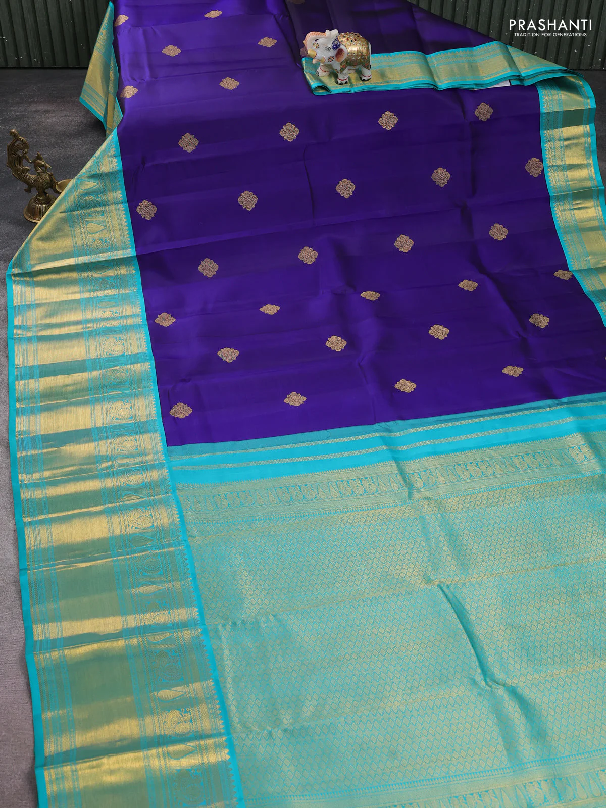 Pure kanchipuram silk saree dark blue and teal green with zari woven buttas and long zari woven korvai border - Image 2