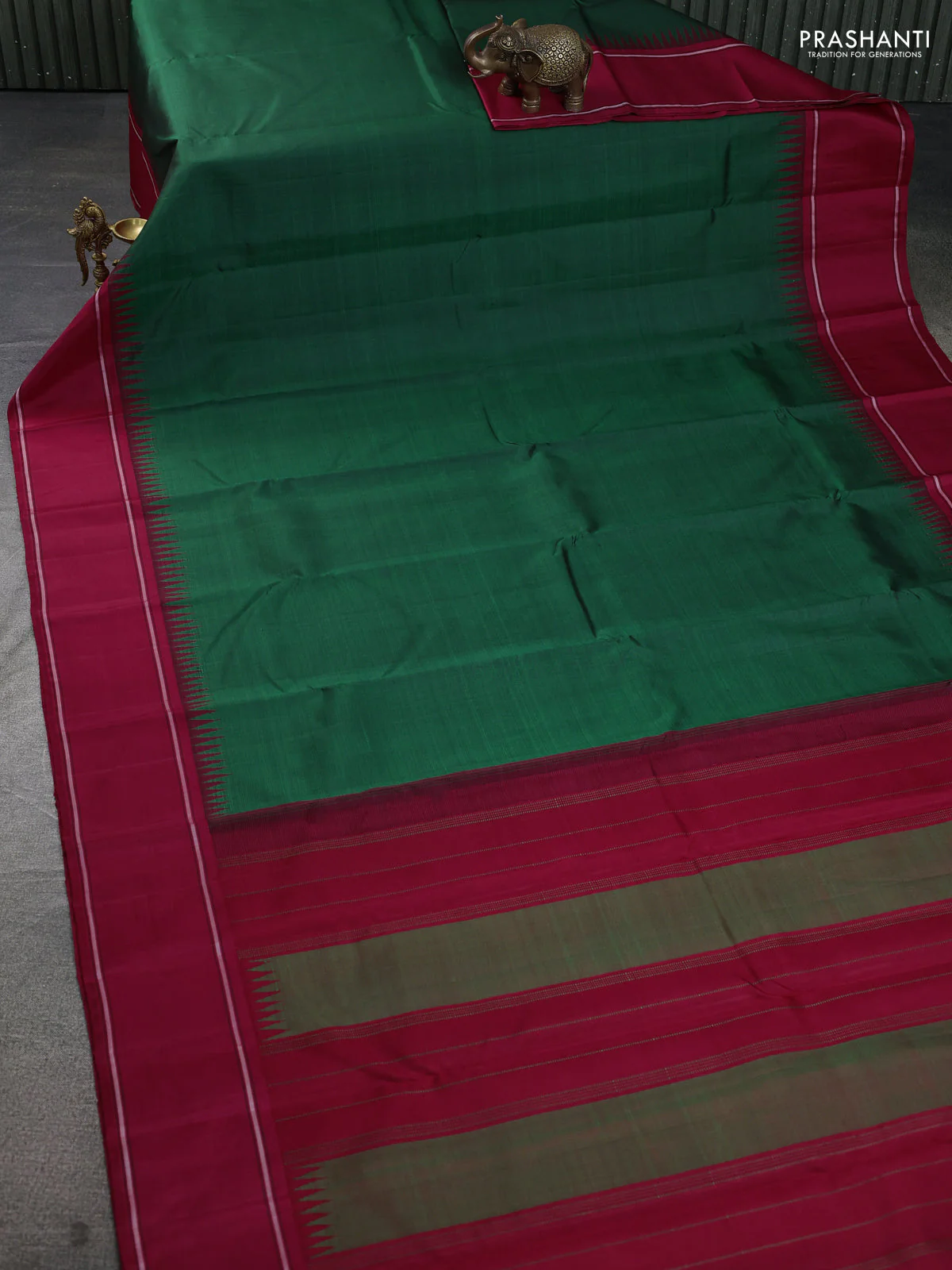 Pure kanchipuram silk saree dark green and maroon with plain body and temple design rettapet border - Image 2