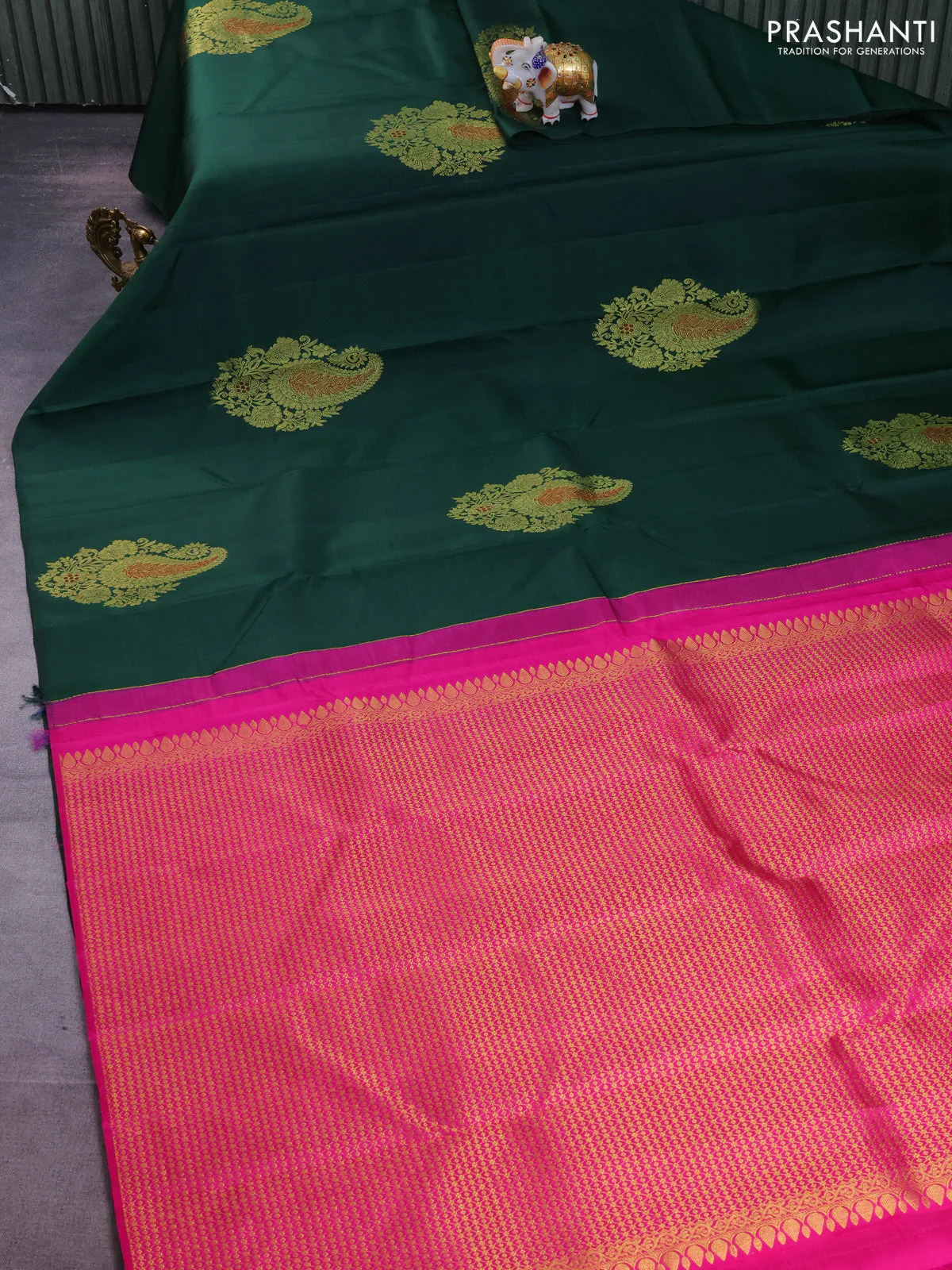 Pure kanchipuram silk saree dark green and pink with paisley zari woven buttas in borderless style - Image 2