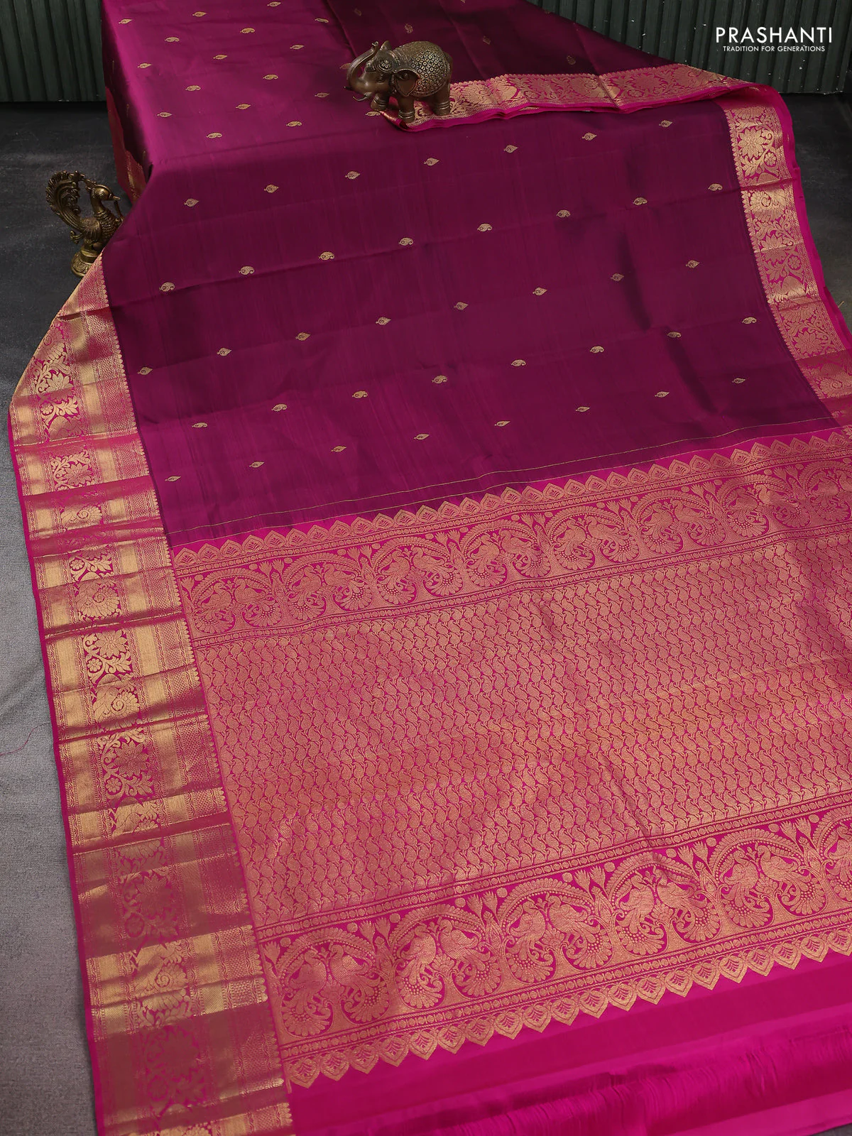Pure kanchipuram silk saree dark magenta pink and pink with zari woven buttas and rich zari woven border - Image 2