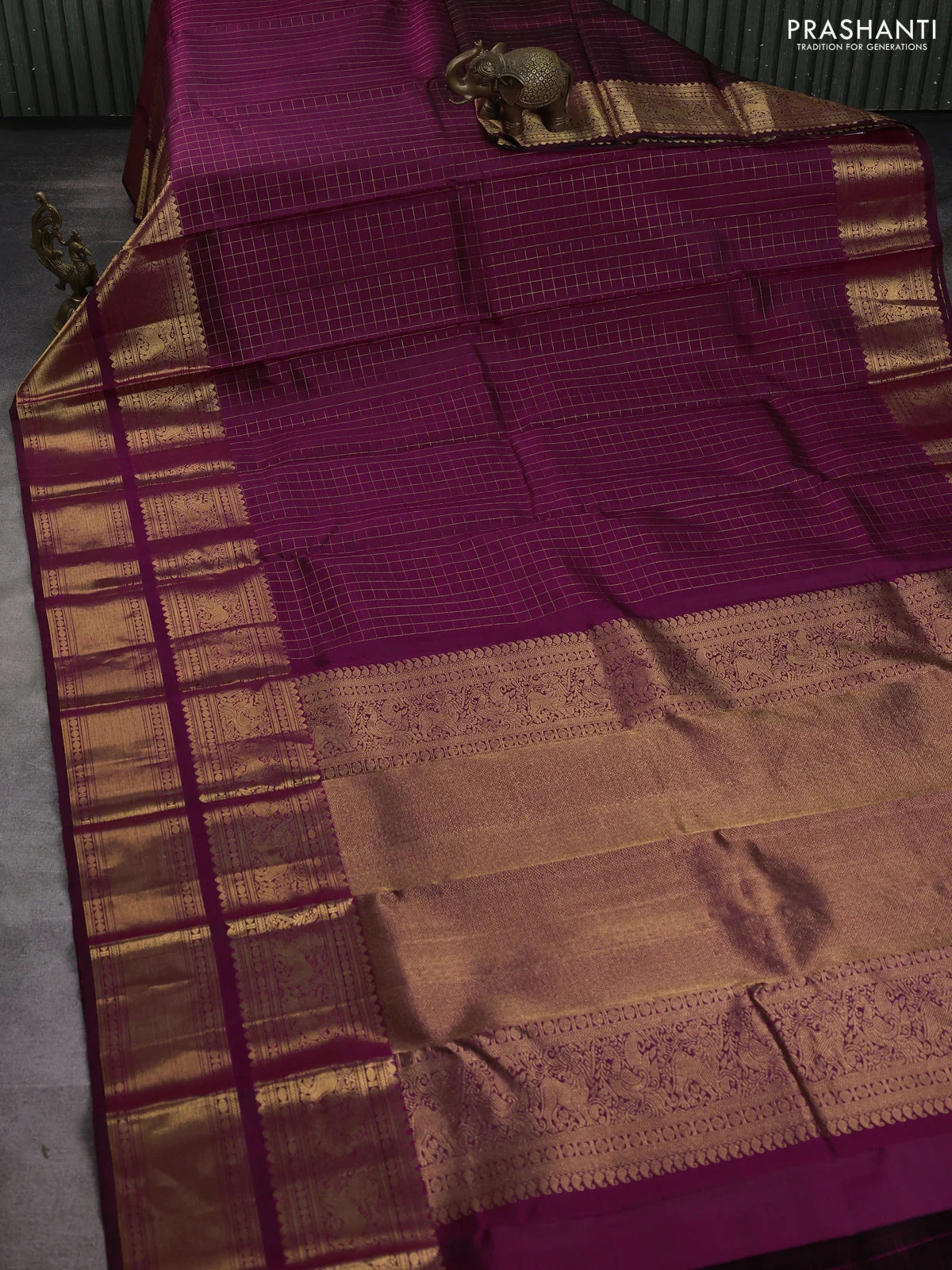 Pure kanchipuram silk saree dark magenta with allover zari checked pattern and long zari woven border - Image 2