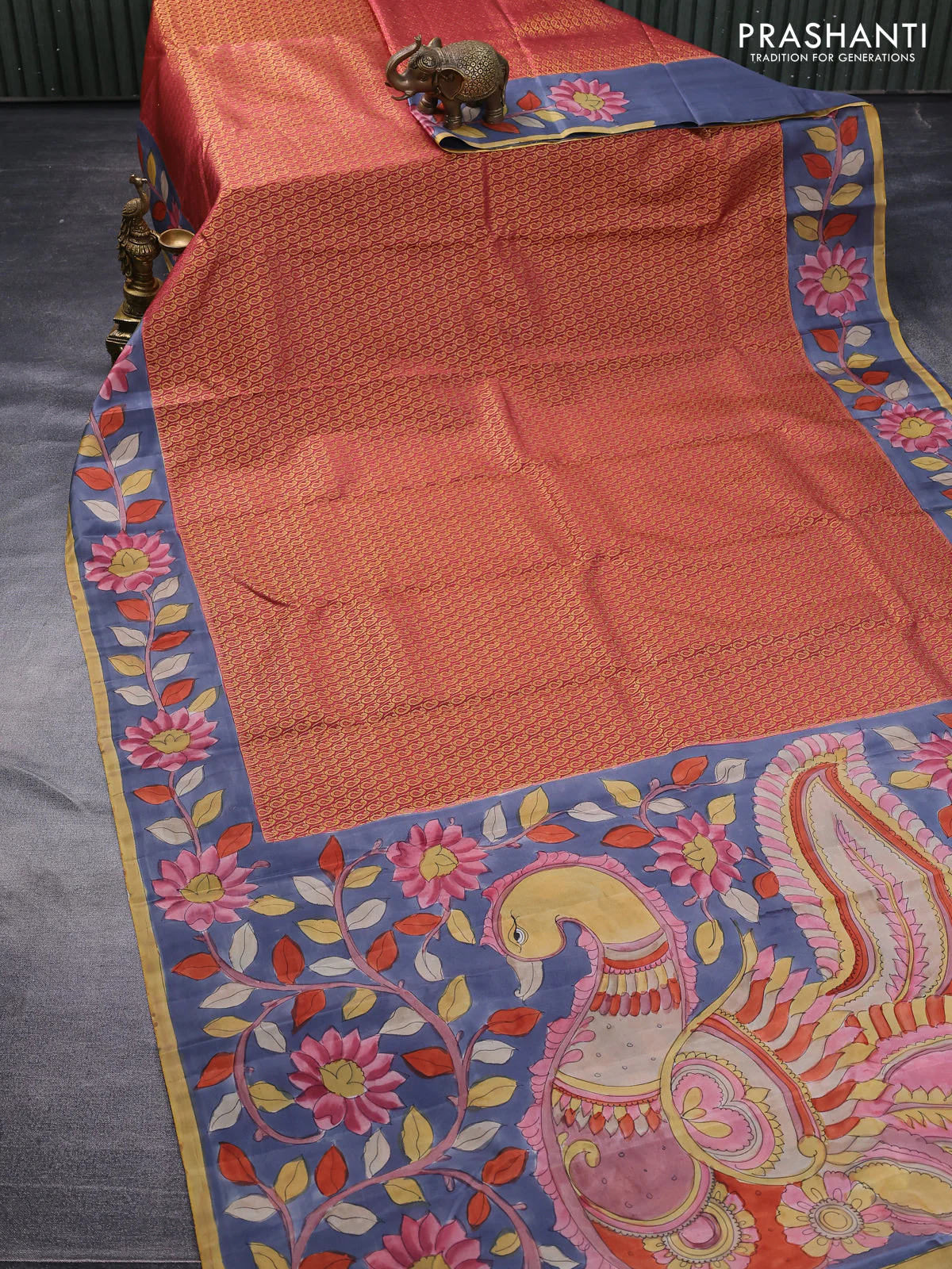 Pure kanchipuram silk saree dark peach shade and grey with allover zari woven paisley brocade weaves and kalamkari printed pallu & border - Image 2