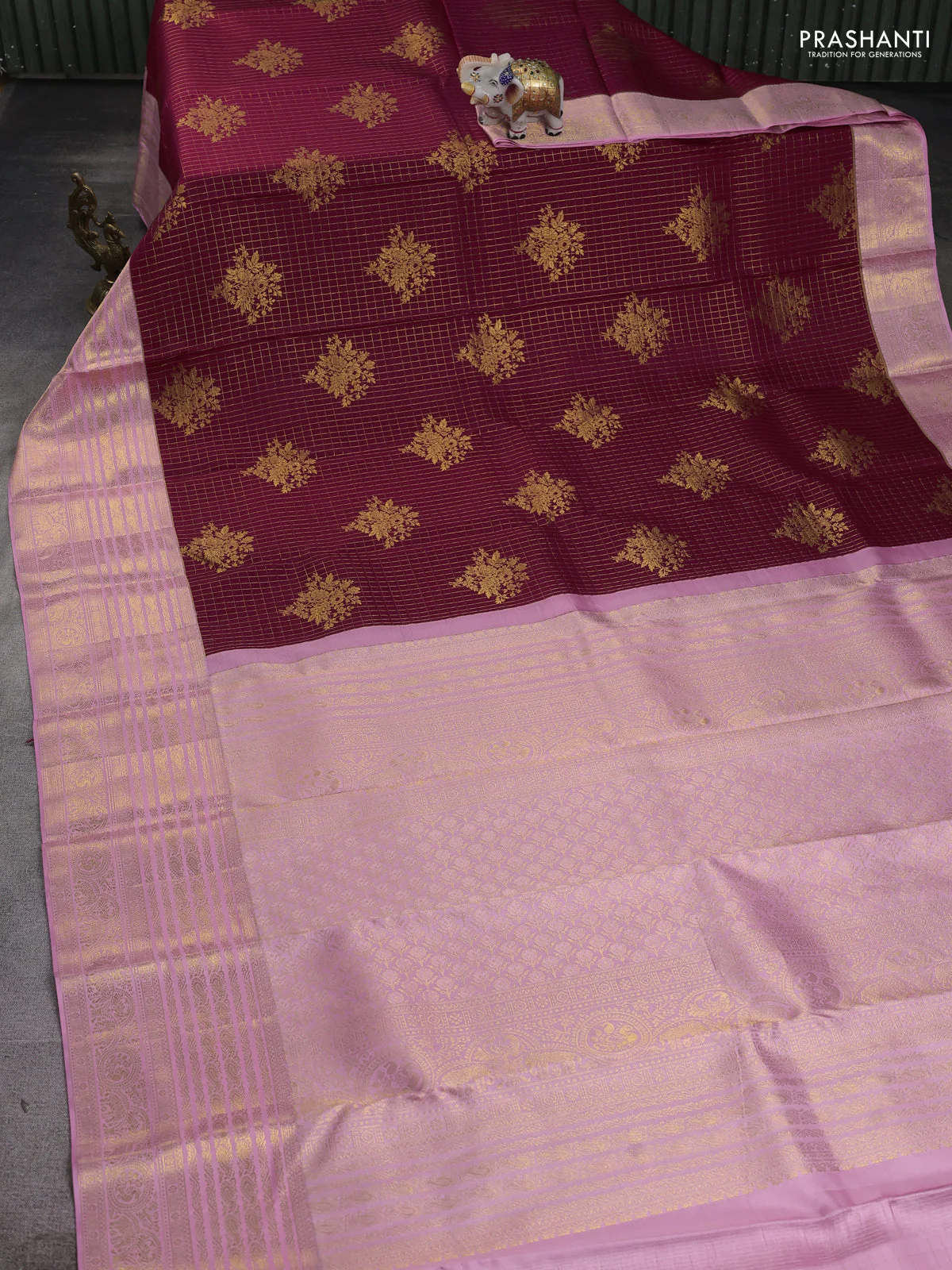 Pure kanchipuram silk saree dark pink and light pink with allover zari checks & buttas and long rich zari woven border - Image 2