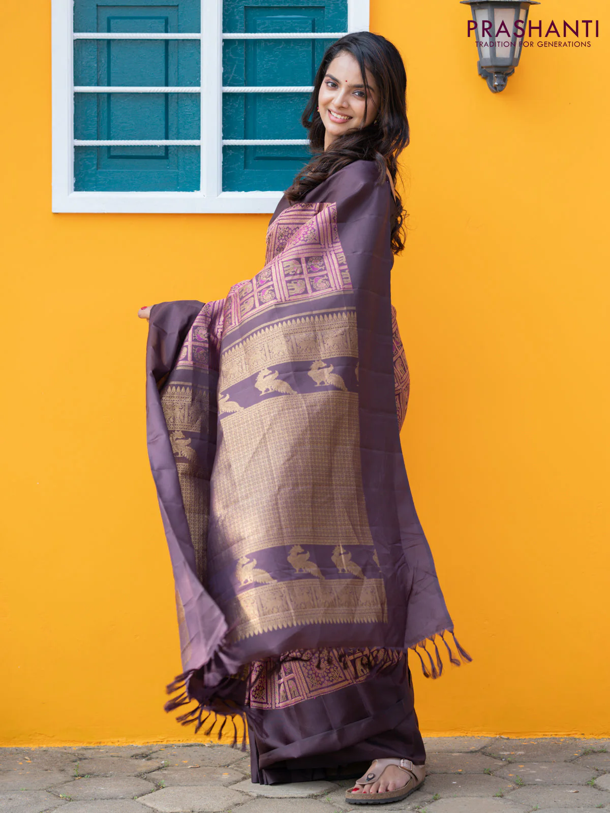 Pure kanchipuram silk saree deep coffee brown and purple shade with allover zari woven brocade weaves and simple border - Image 3