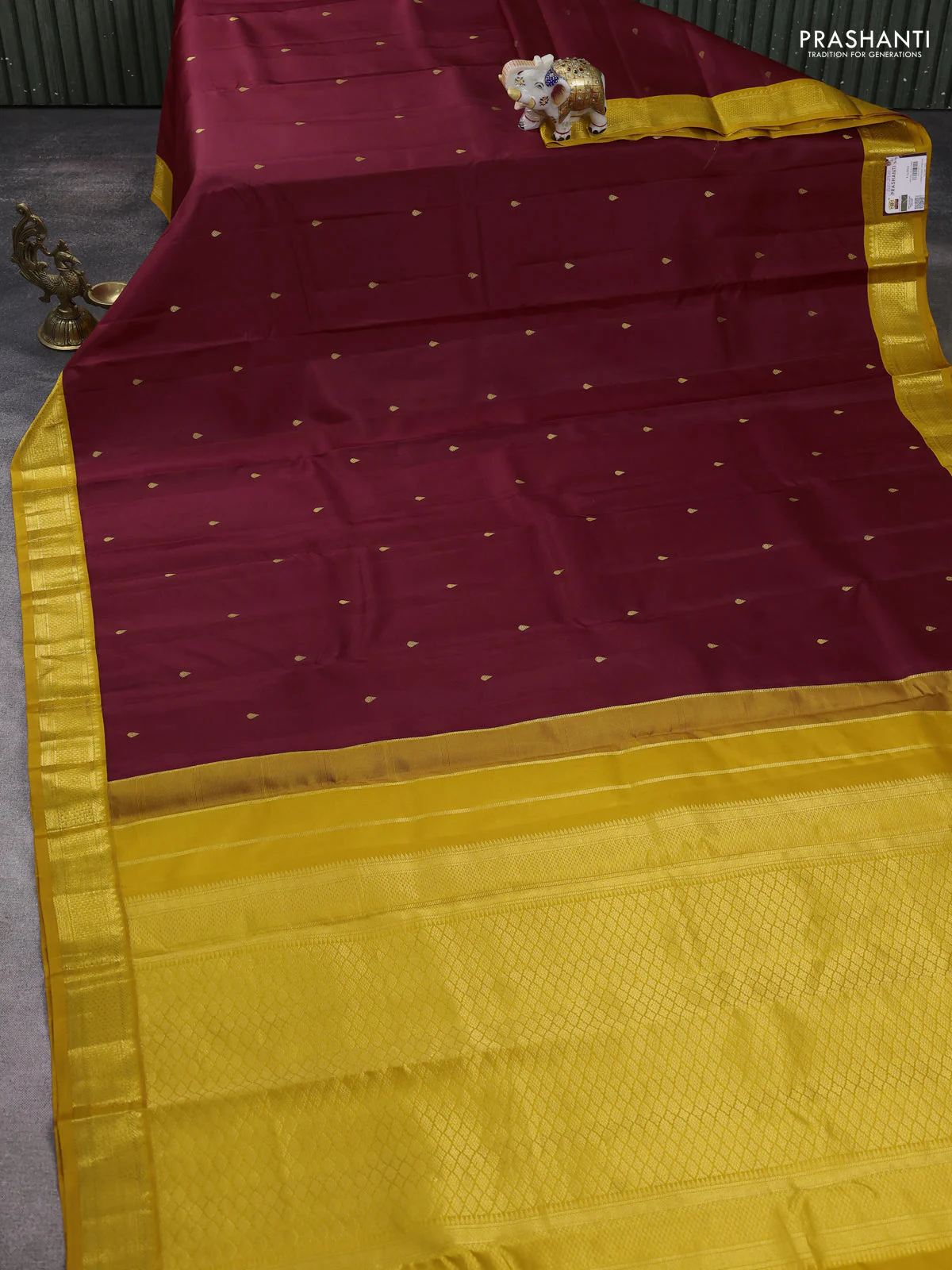 Pure kanchipuram silk saree deep maroon and mustard yellow with zari woven buttas and zari woven korvai border - Image 2