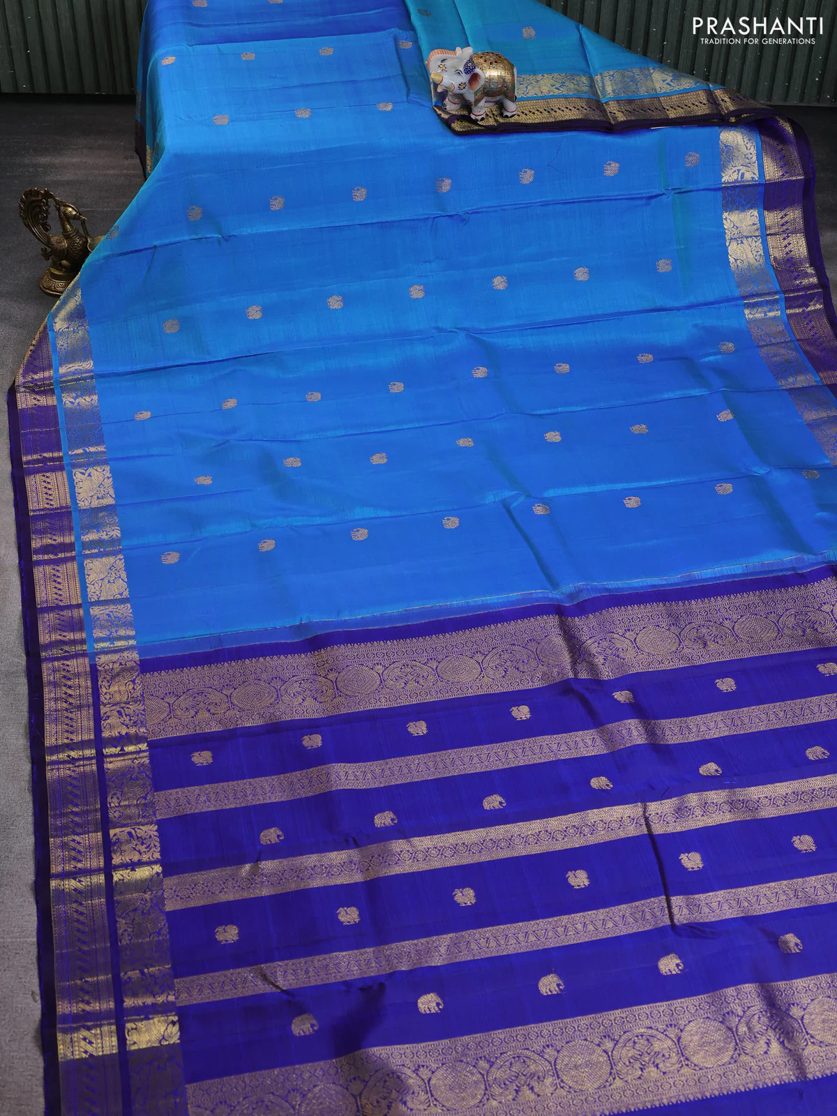 Pure kanchipuram silk saree dual shade of blue and dark blue with zari woven buttas and rich zari woven border - Image 2