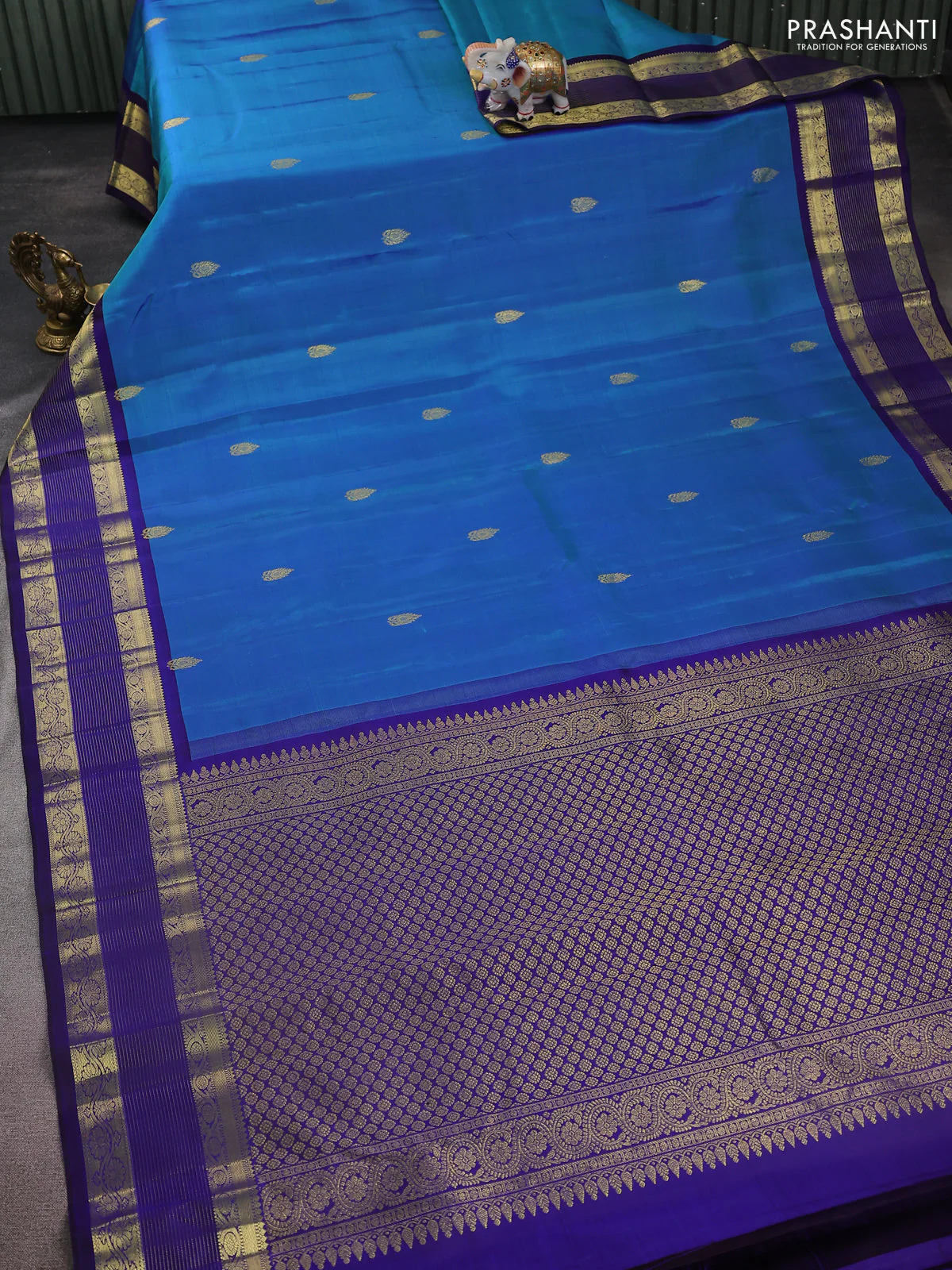 Pure kanchipuram silk saree dual shade of blue and dark blue with zari woven buttas and rich zari woven border - Image 2