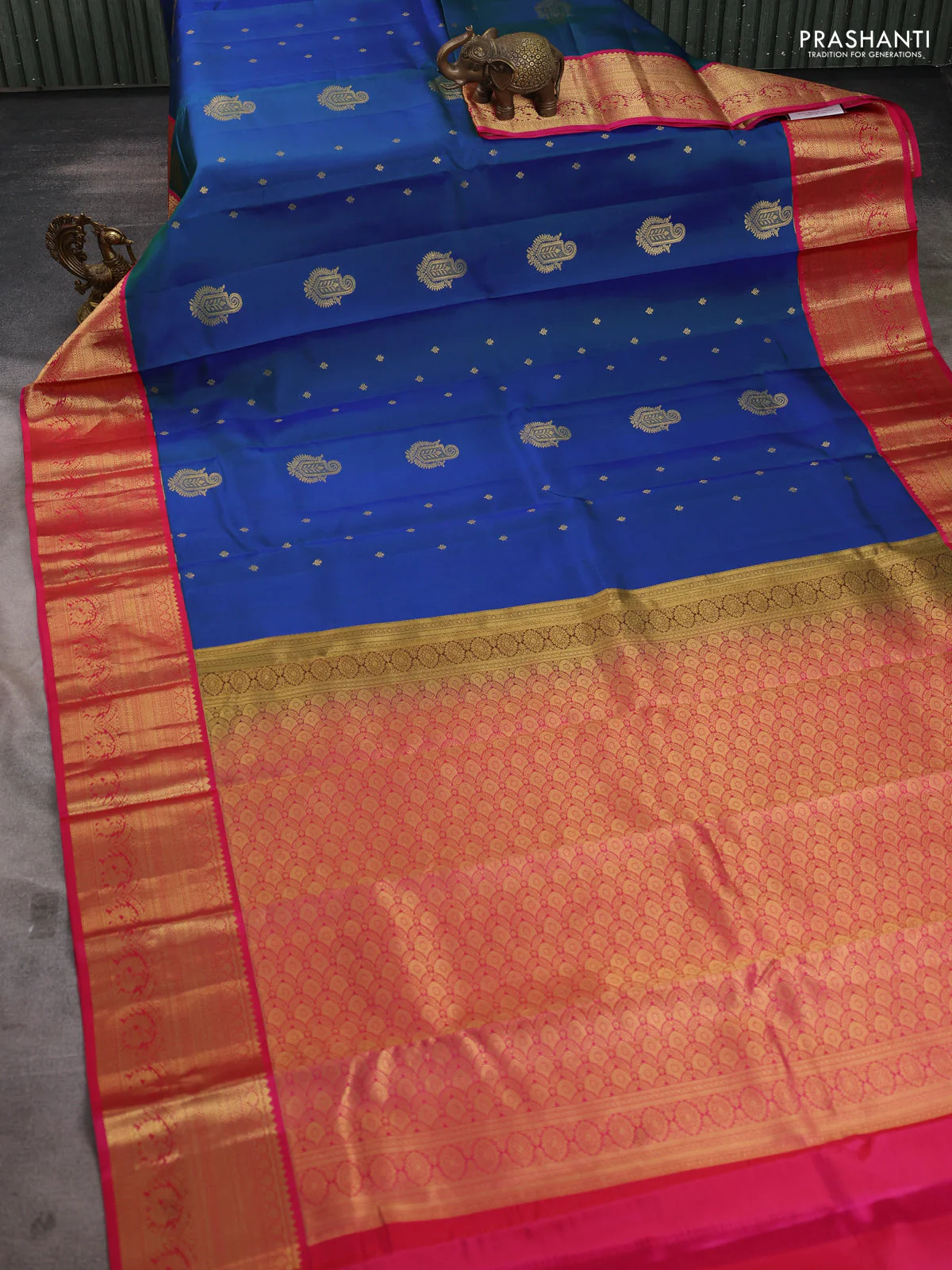 Pure kanchipuram silk saree dual shade of bluish green and pink with zari woven buttas and rich zari woven korvai border - Image 2