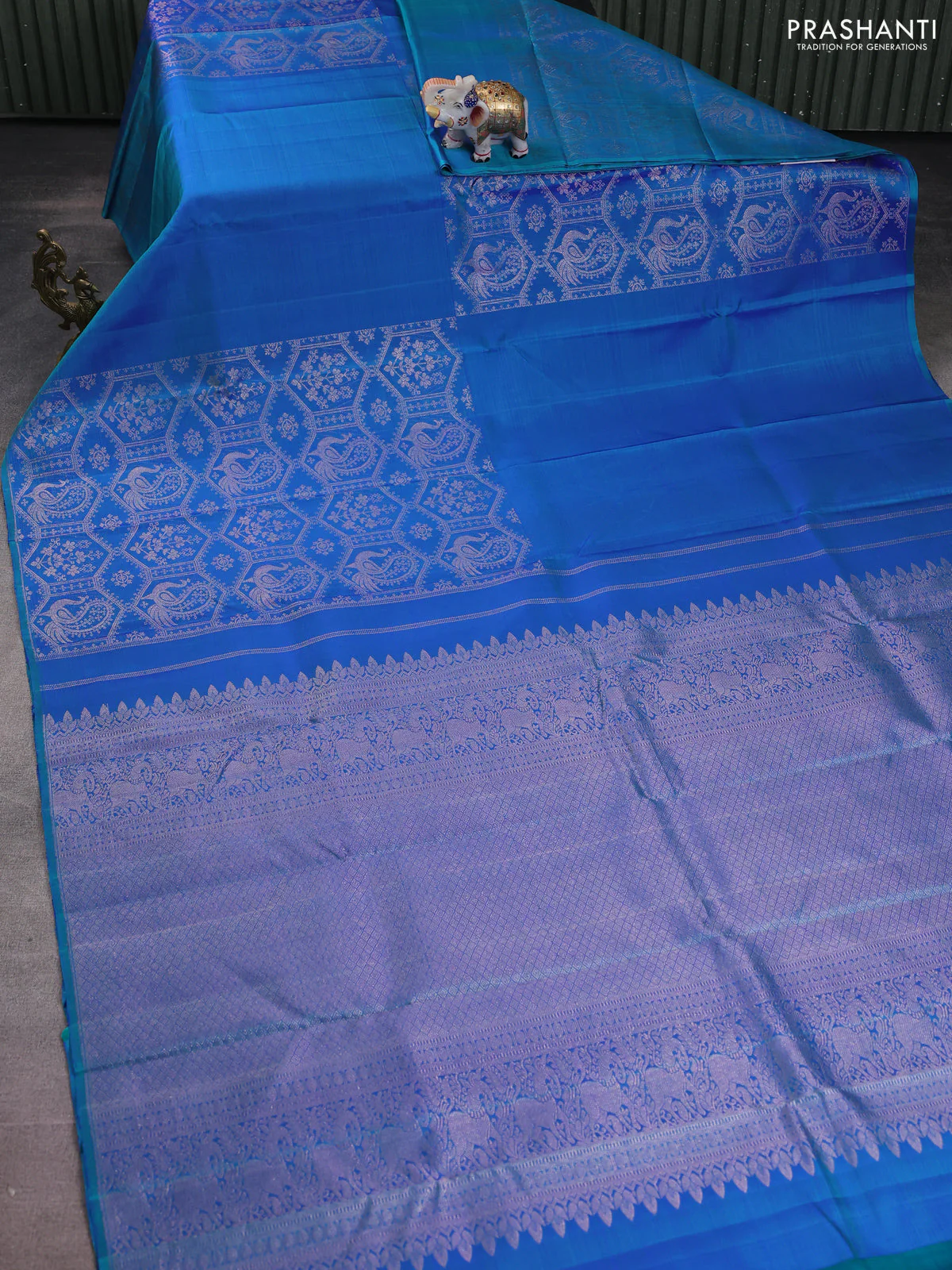 Pure kanchipuram silk saree dual shade of bluish green with allover zari weaves in borderless style - Image 2