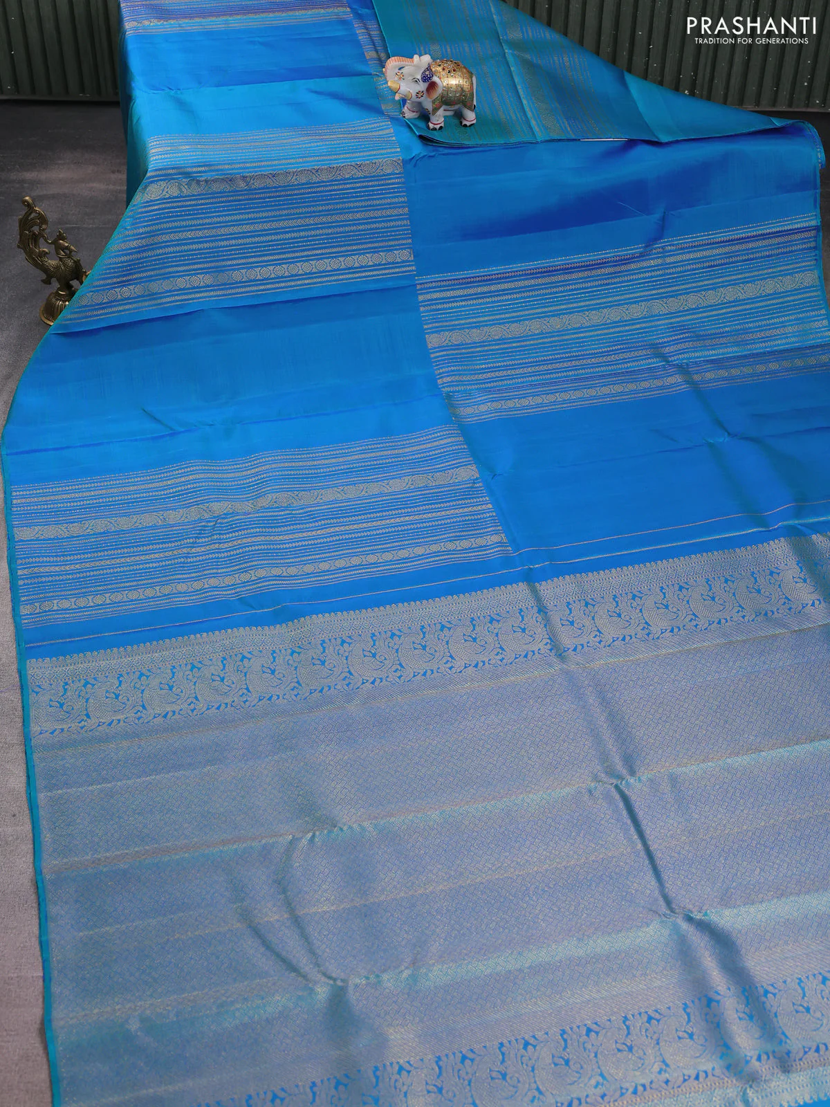 Pure kanchipuram silk saree dual shade of bluish teal green with allover zari weaves in borderless style - Image 2