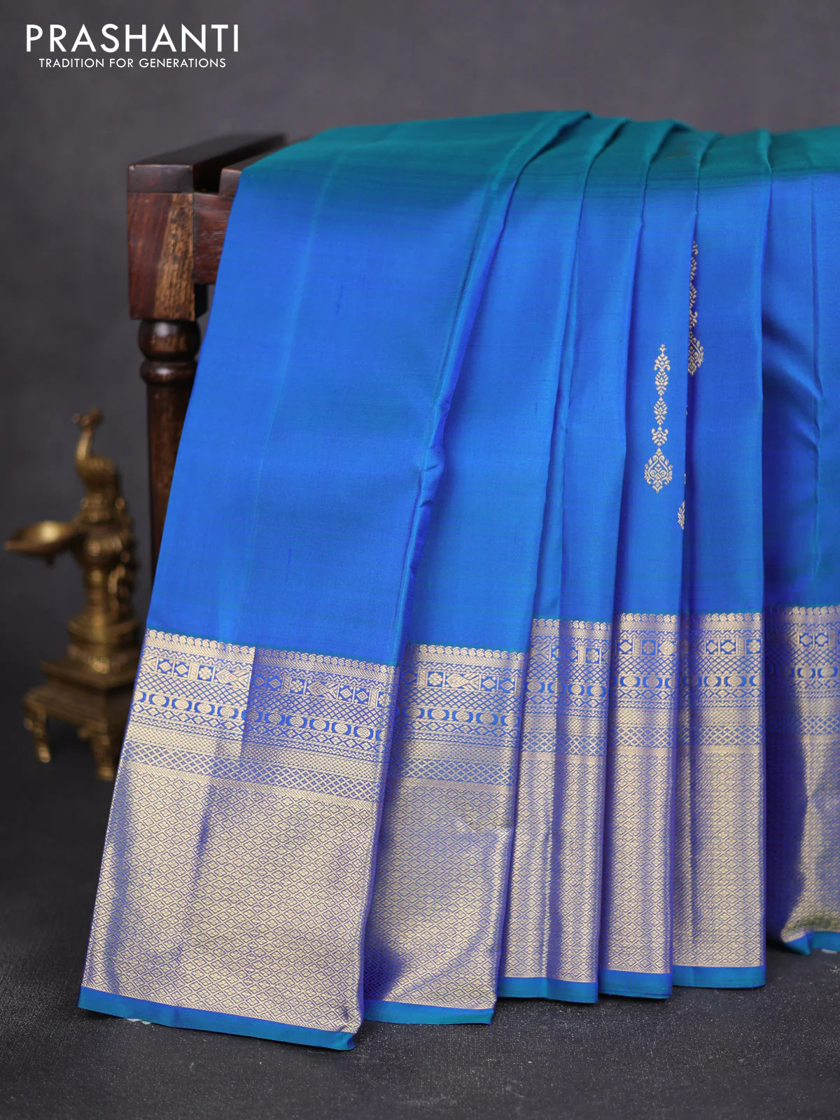 Pure kanchipuram silk saree dual shade of cs blue with zari woven buttas and long zari woven border - Image 2