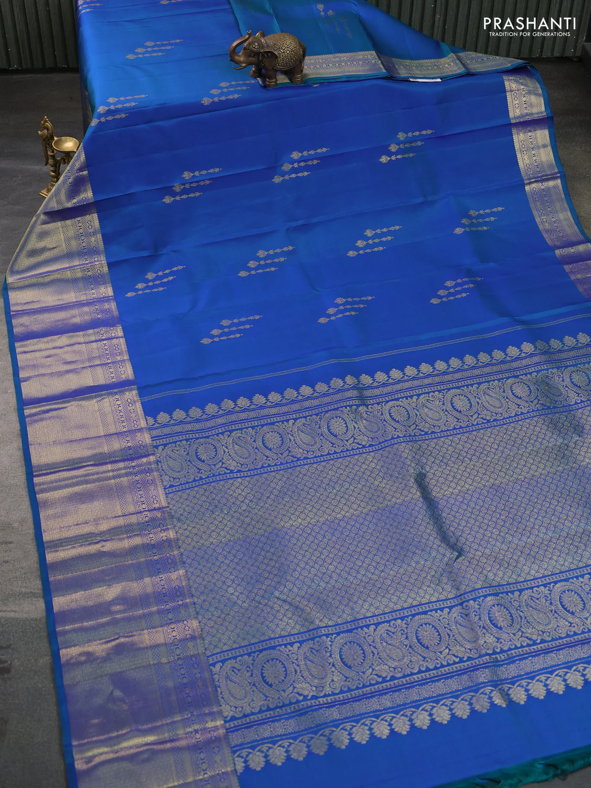 Pure kanchipuram silk saree dual shade of cs blue with zari woven buttas and long zari woven border - Image 3