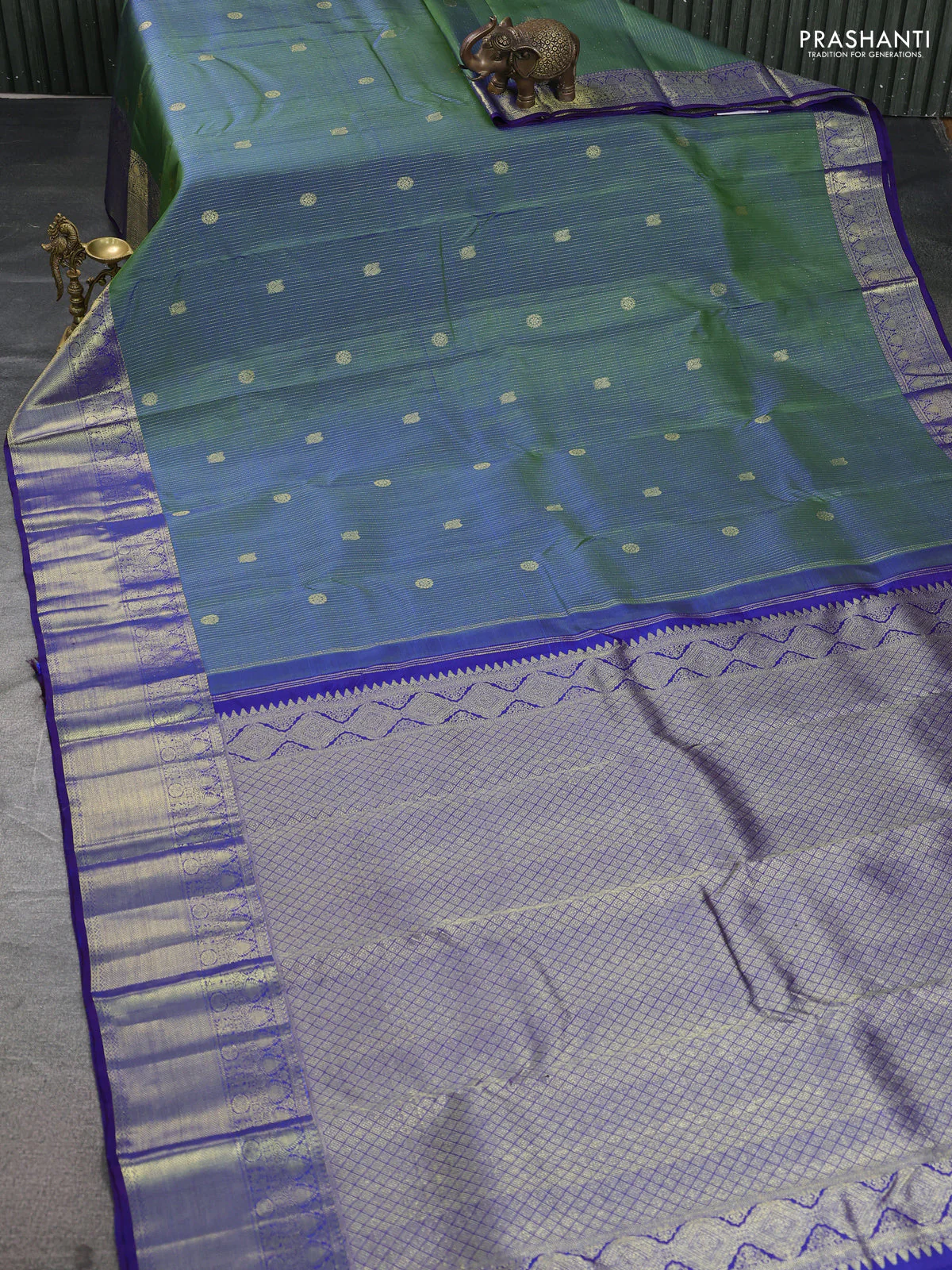 Pure kanchipuram silk saree dual shade of green and blue with allover zari weaves & buttas and zari woven border - Image 2