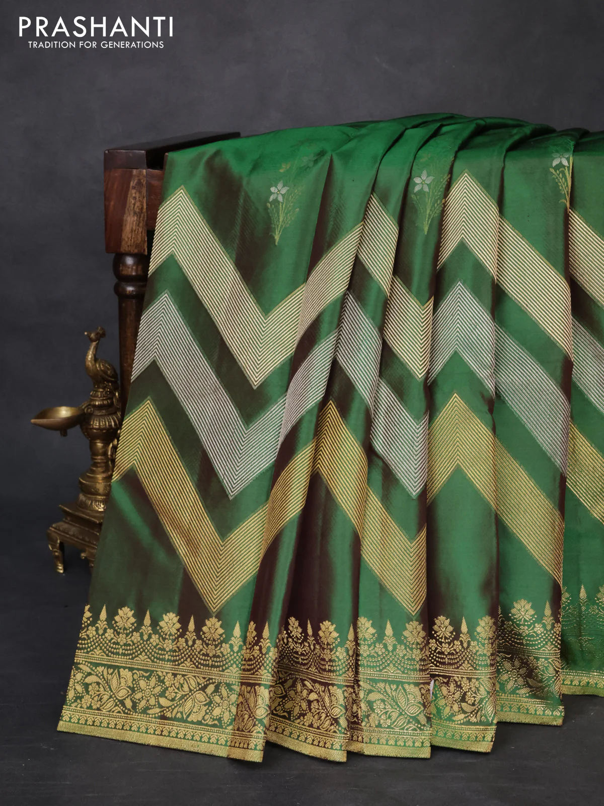 Pure kanchipuram silk saree dual shade of green with floral motifs and long rich zari wover korvai border - Image 7