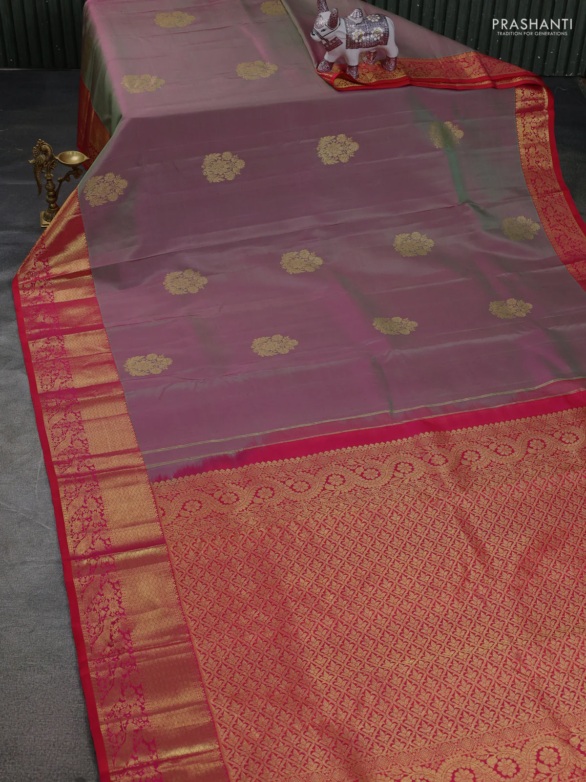 Pure kanchipuram silk saree dual shade of greenish pink and dual shade of pinkish orange with zari woven buttas and zari woven border - Image 2
