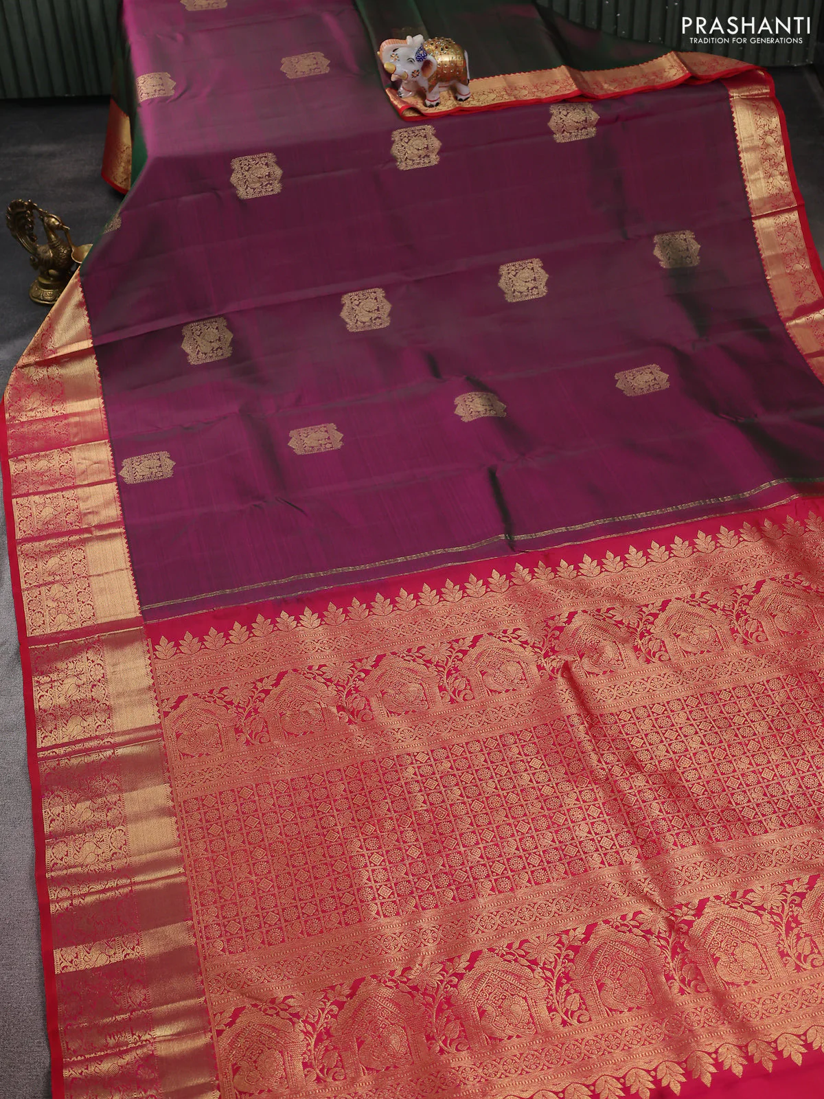 Pure kanchipuram silk saree dual shade of greenish purple and pink with zari woven buttas and rich zari woven border - Image 2
