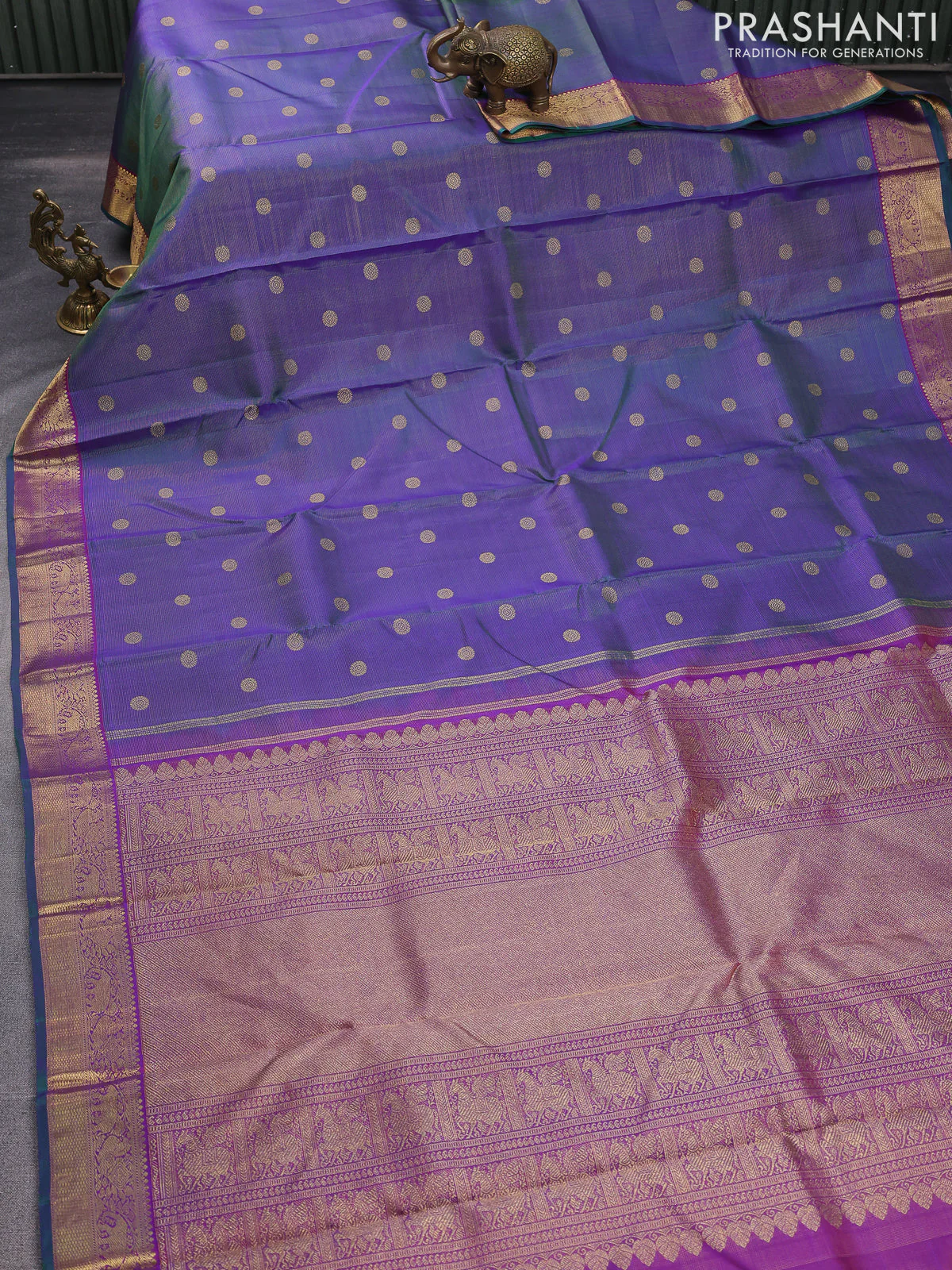Pure kanchipuram silk saree dual shade of greenish violet and purple with allover zari weaves & buttas and elephant & annam zari woven border - Image 3