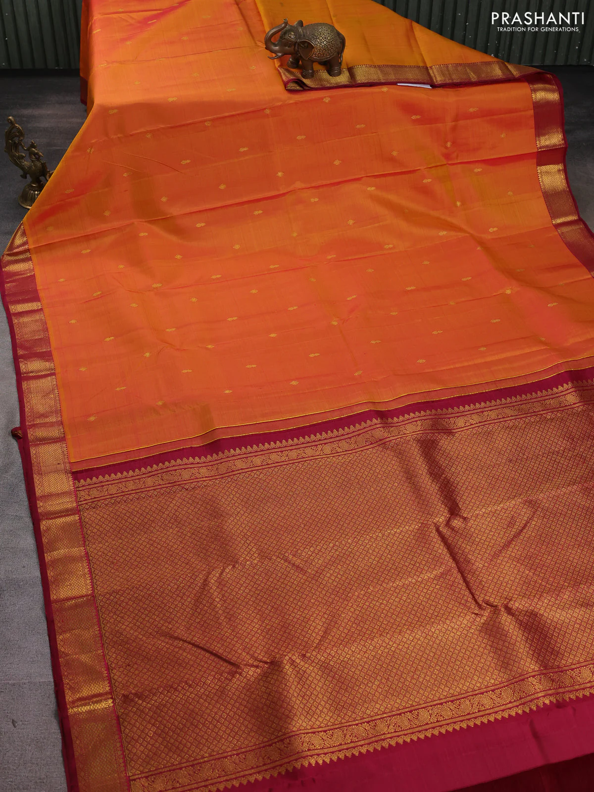 Pure kanchipuram silk saree dual shade of mango yellow and magenta pink with zari woven buttas and rich zari woven border - Image 2