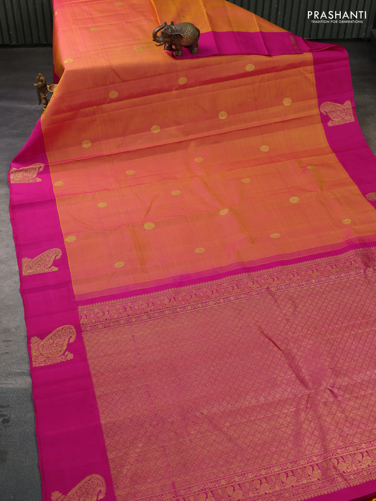 Pure kanchipuram silk saree dual shade of mustard and pink with zari woven buttas and zari woven butta border - Image 2