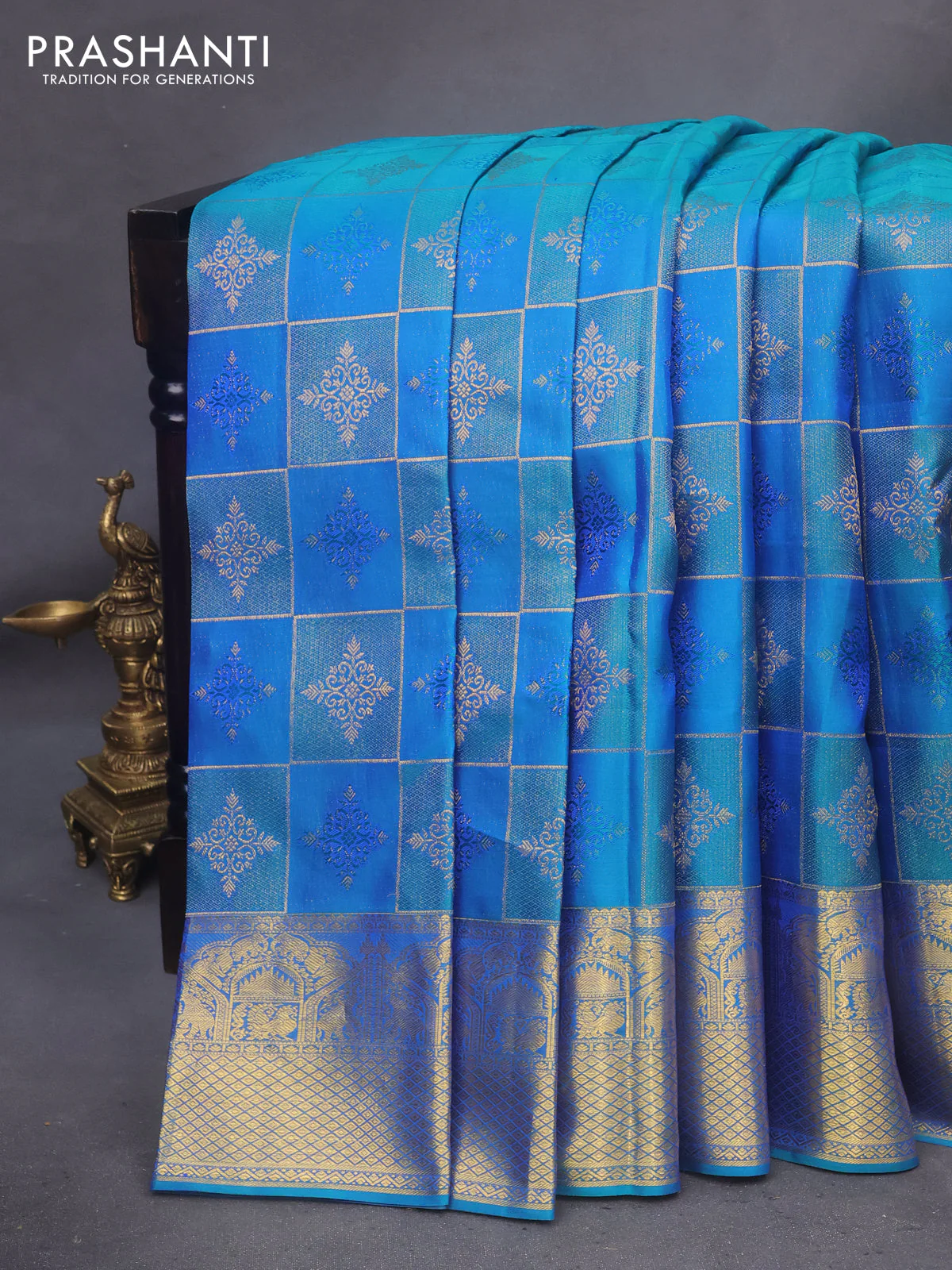 Pure kanchipuram silk saree dual shade of peacock blue with allover self emboss & zari weaves and zari woven border - Image 7
