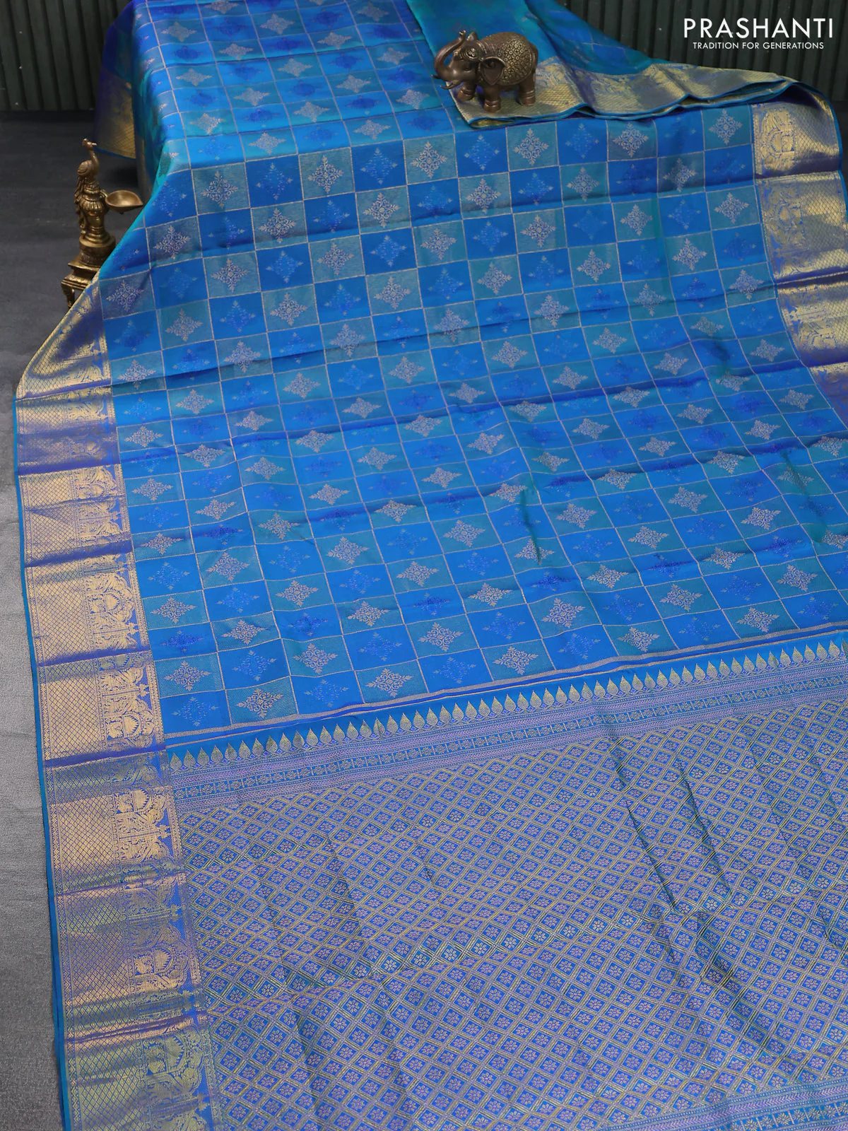 Pure kanchipuram silk saree dual shade of peacock blue with allover self emboss & zari weaves and zari woven border - Image 8
