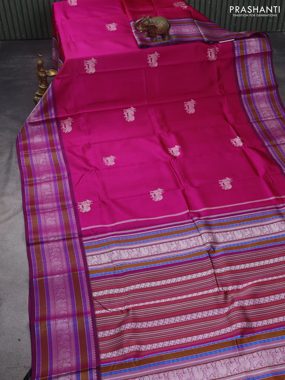 Pure kanchipuram silk saree dual shade of pink and dark magenta pink with thread woven buttas and long thread woven border - Image 2