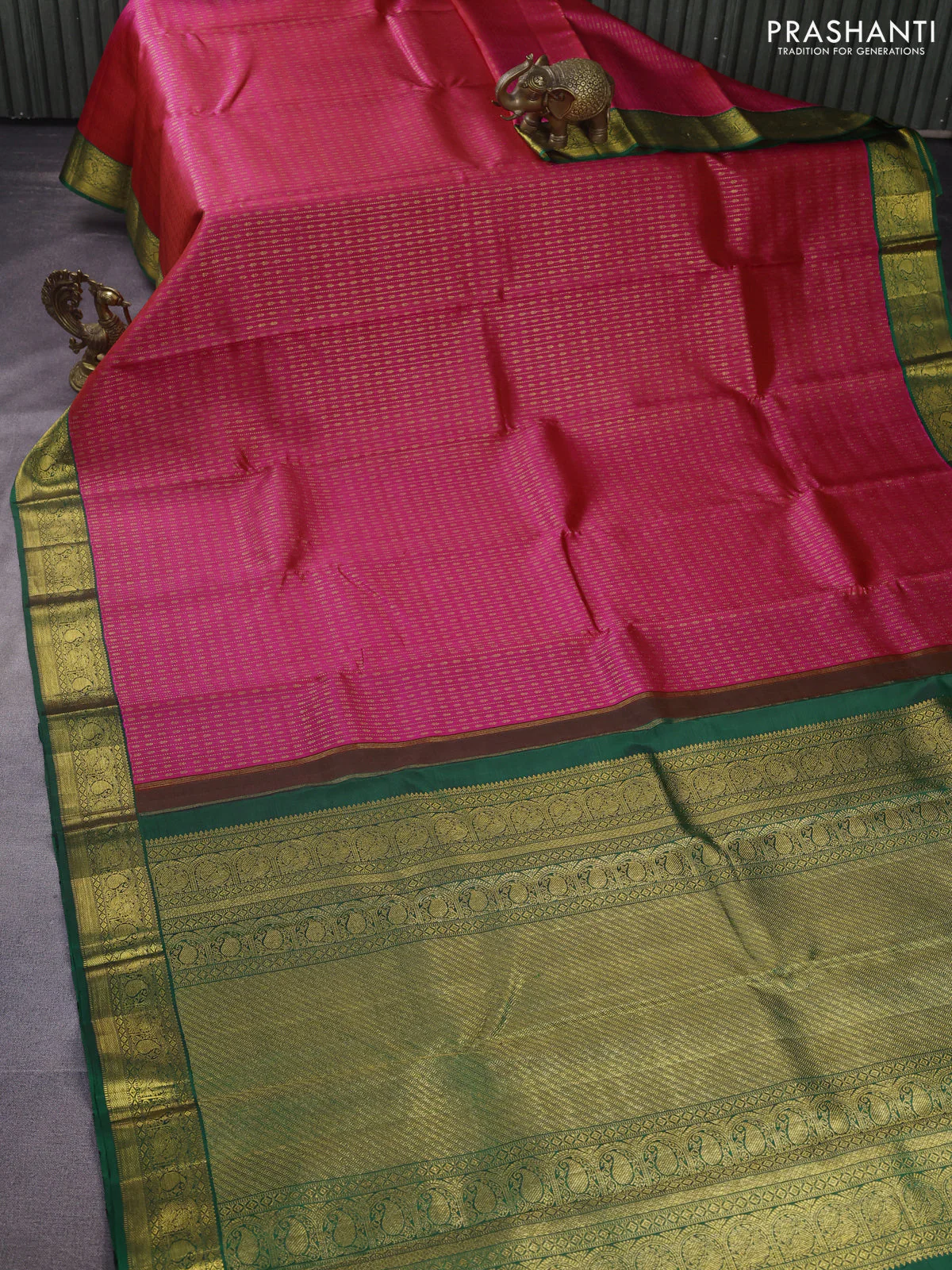 Pure kanchipuram silk saree dual shade of pink and green with allover zari weaves and zari woven korvai border - Image 2