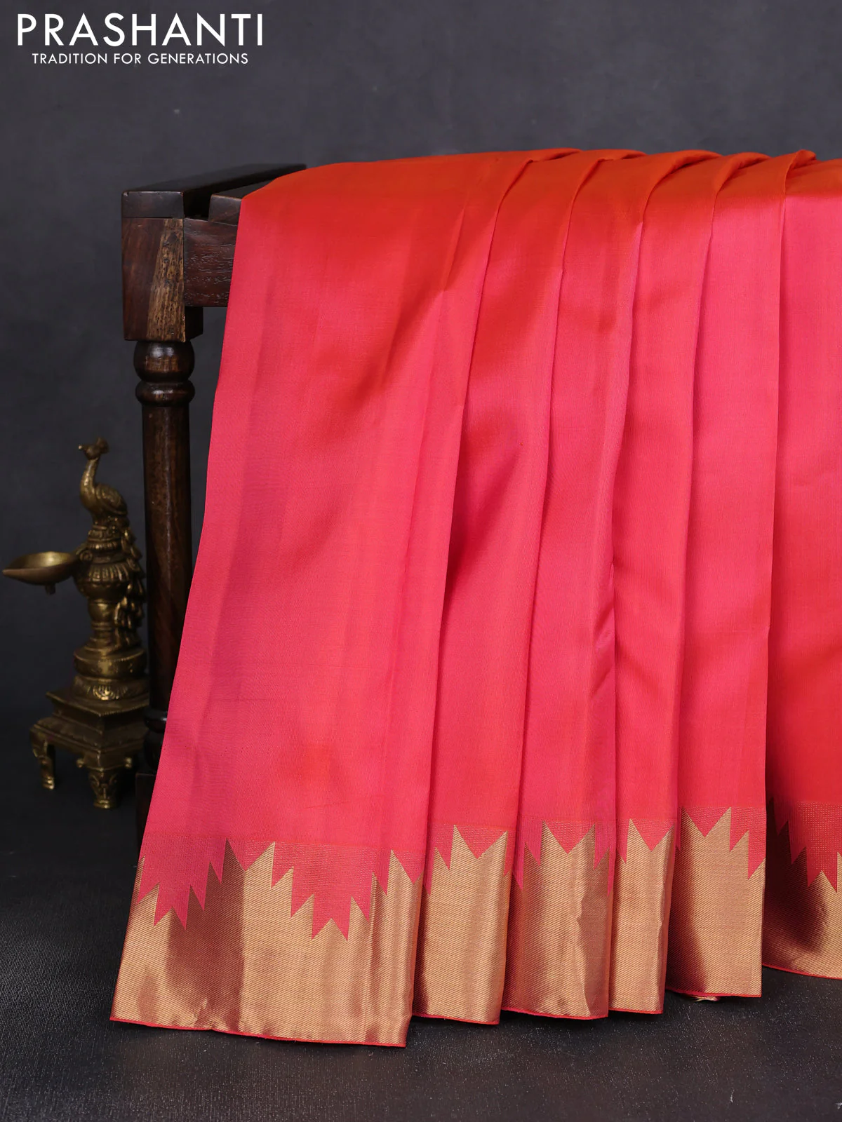Pure kanchipuram silk saree dual shade of pink with plain body and temple zari woven border