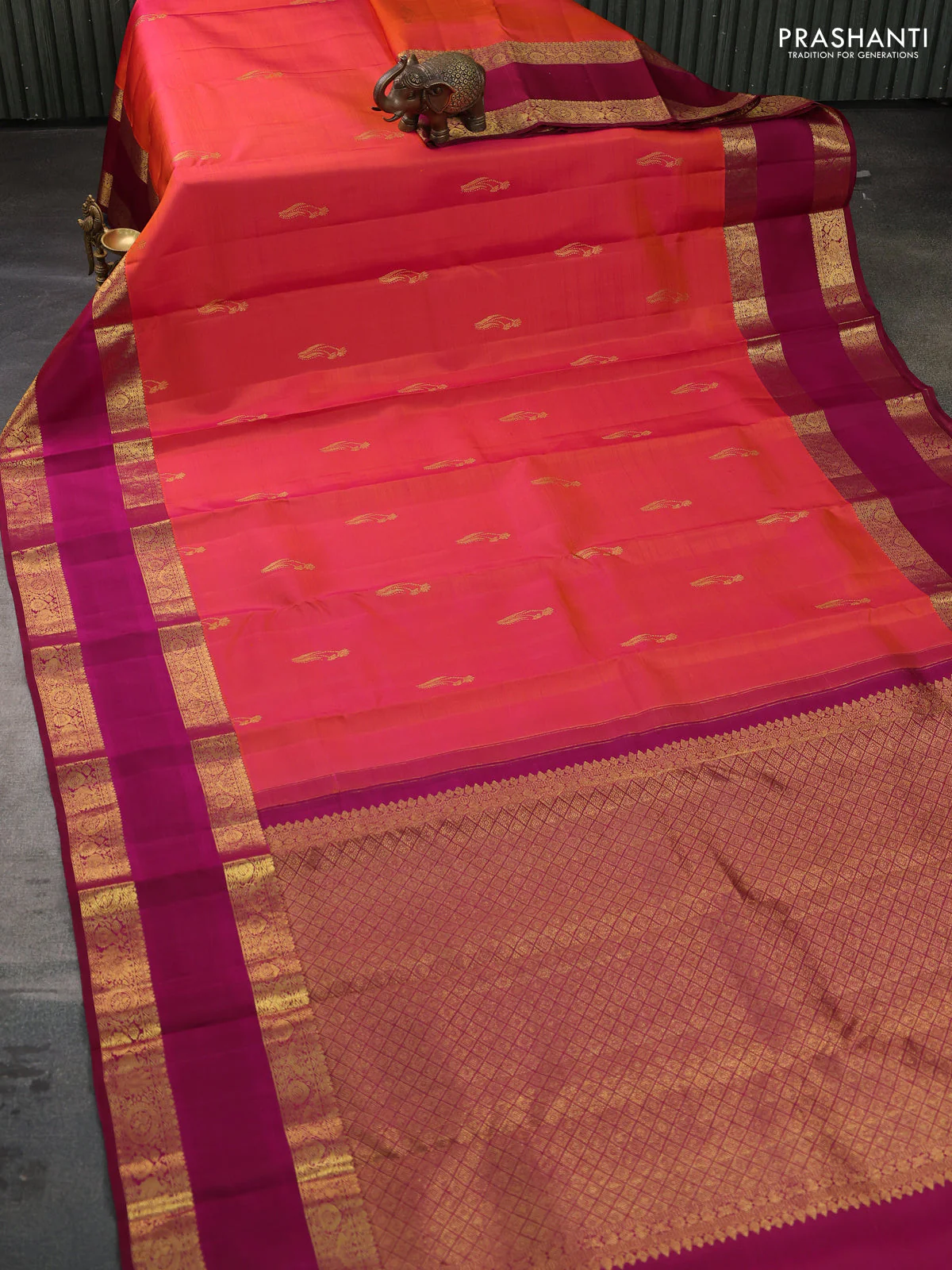 Pure kanchipuram silk saree dual shade of pinkish orange and magenta pink with zari woven buttas and rettapet zari woven border - Image 2