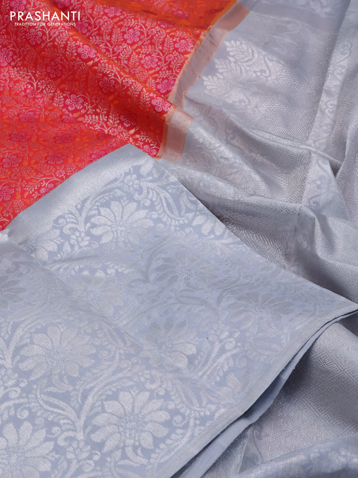Pure kanchipuram silk saree dual shade of pinkish orange and pastel grey with allover silver zari brocade weaves and long rich silver woven border - Image 3