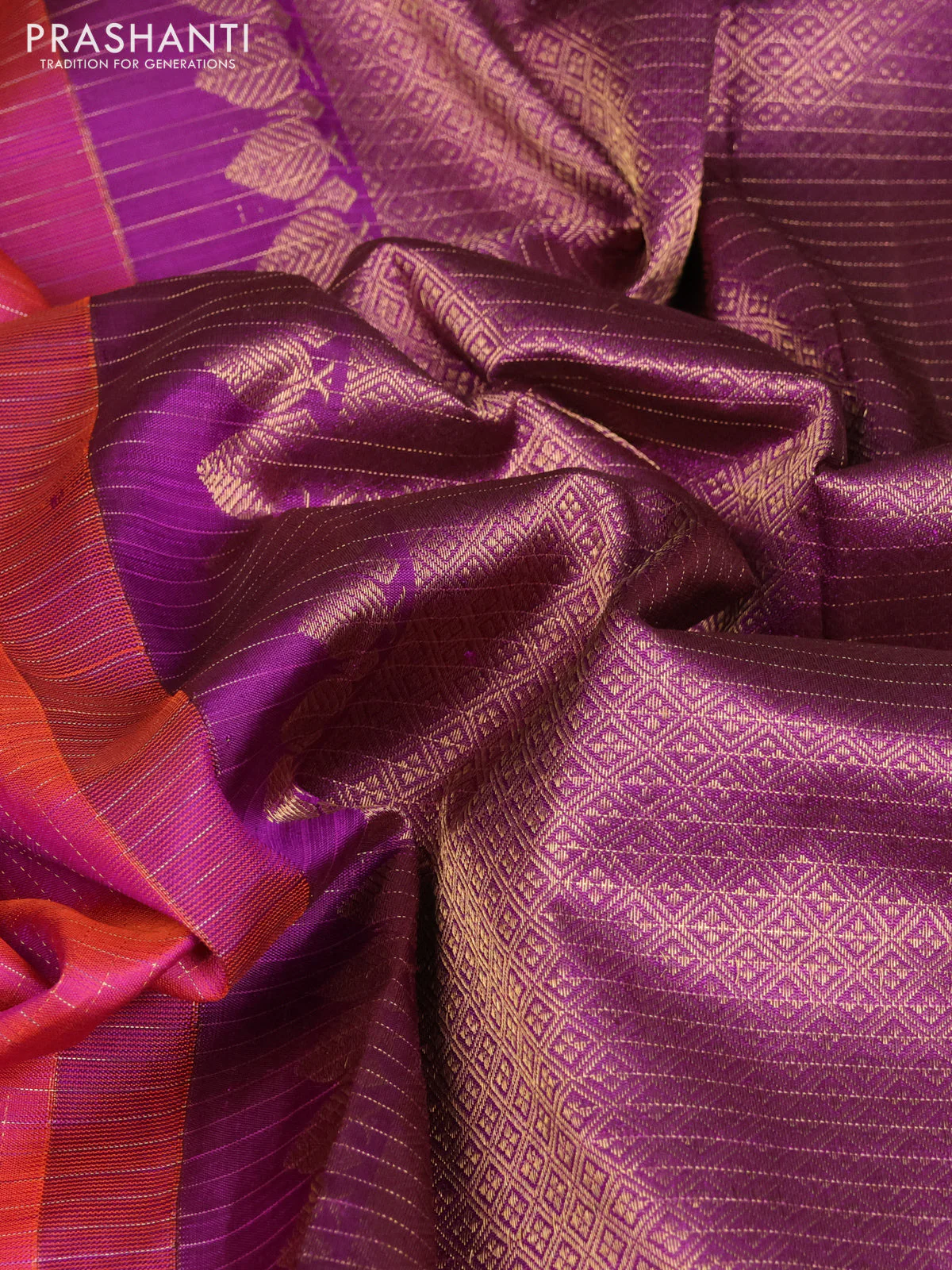 Pure kanchipuram silk saree dual shade of pinkish orange and purple with allover small zari checked pattern and long zari woven butta border - Image 3