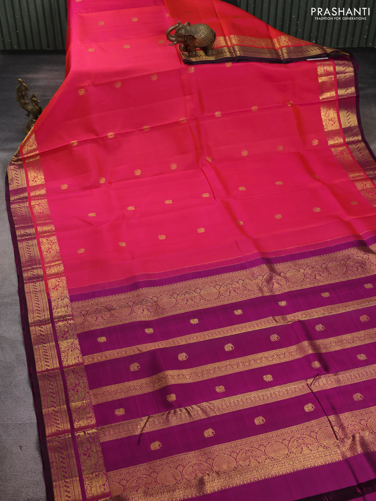Pure kanchipuram silk saree dual shade of pinkish orange and purple with zari woven buttas and rich zari woven border - Image 2